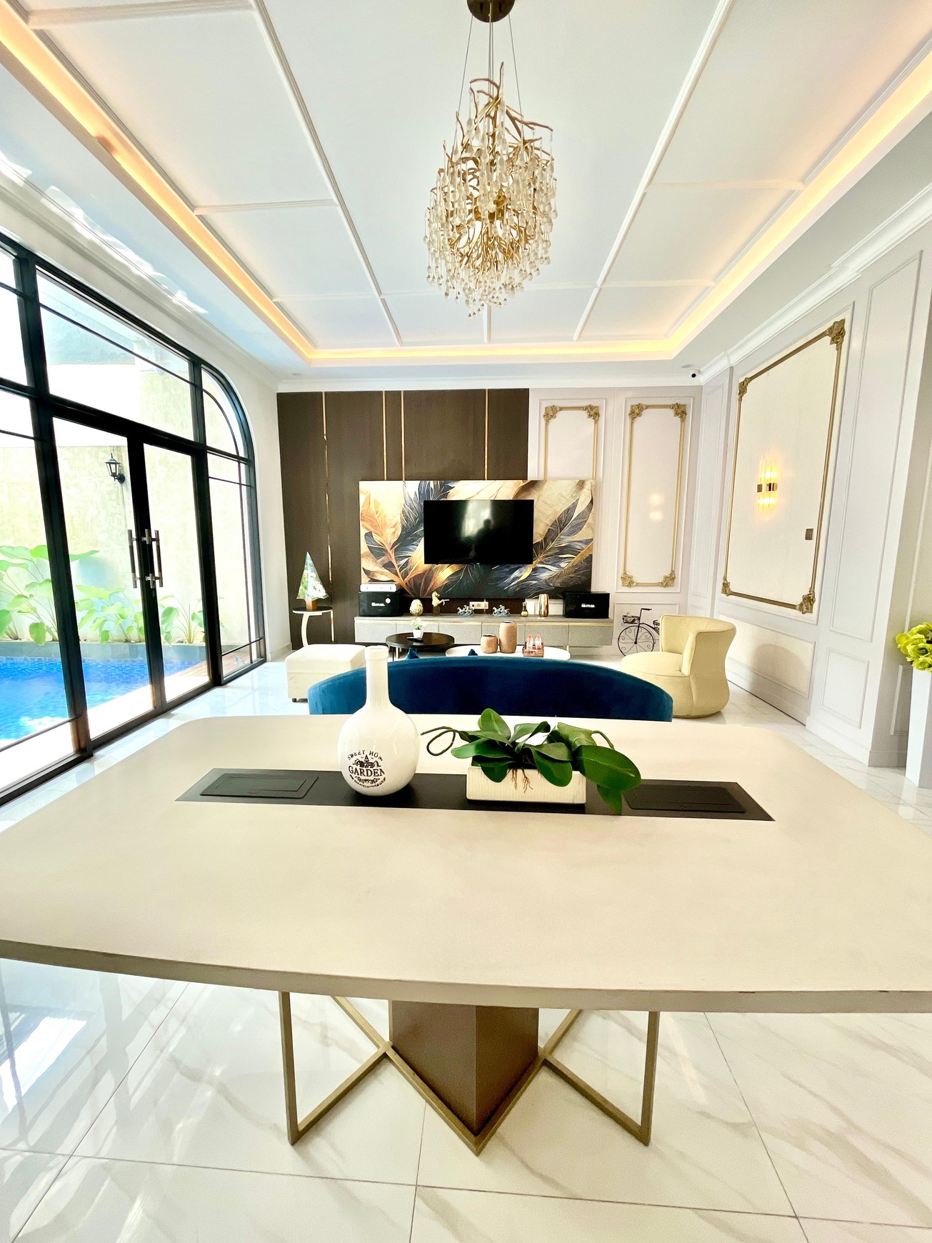 Dijual Rumah Full Furnished di Citraland Surabaya