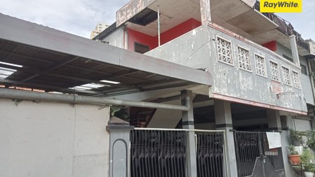 Dijual Rumah 2 lantai di Nol Jalan Raya Kalibutuh Surabaya