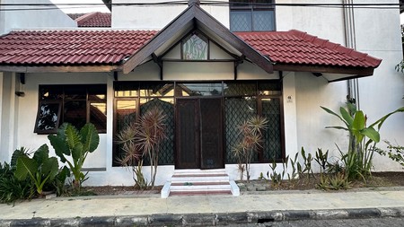 Dijual Rumah Asri Siap Huni di Komplek Tulip Permai
