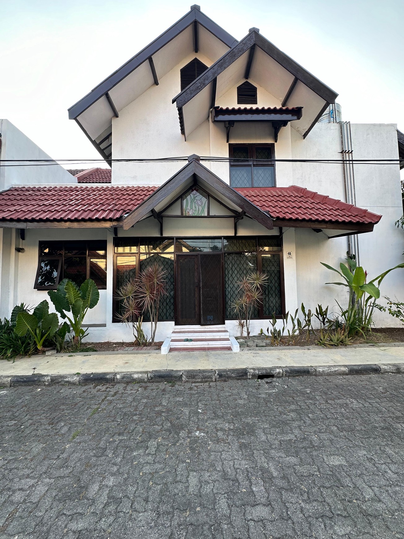 Dijual Rumah Asri Siap Huni di Komplek Tulip Permai