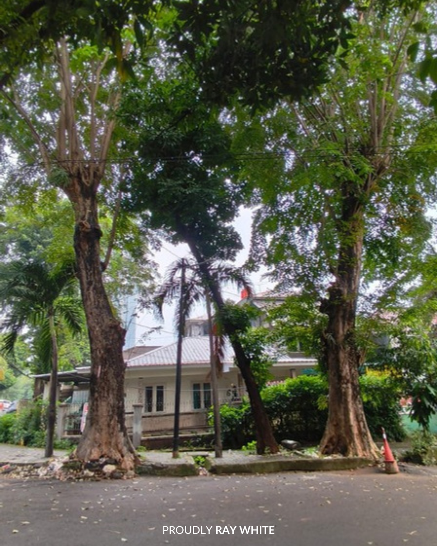 Dijual Rumah Hitung Tanah Posisi Hoek di Kebayoran Baru, Jakarta Selatan