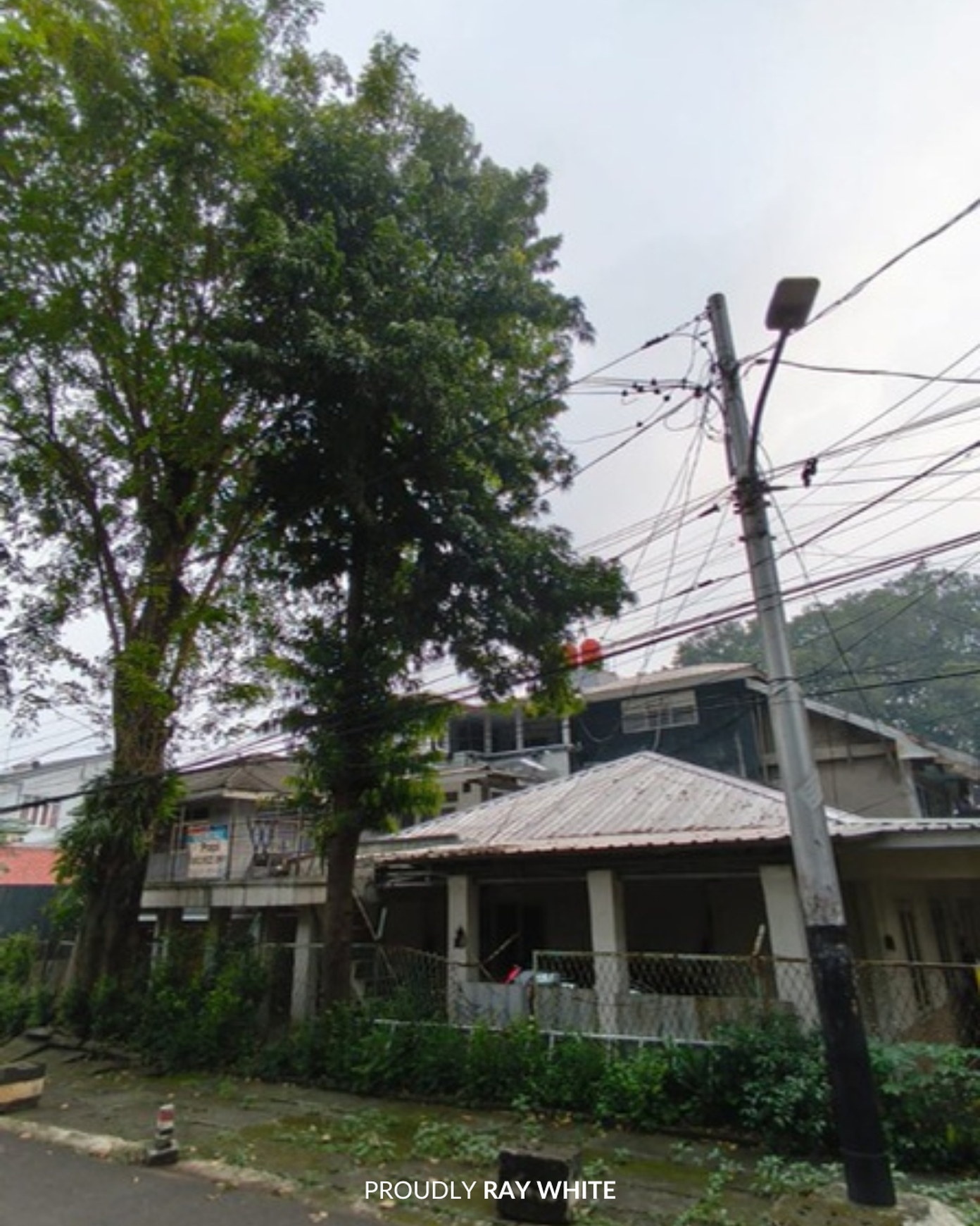 Dijual Rumah Hitung Tanah Posisi Hoek di Kebayoran Baru, Jakarta Selatan