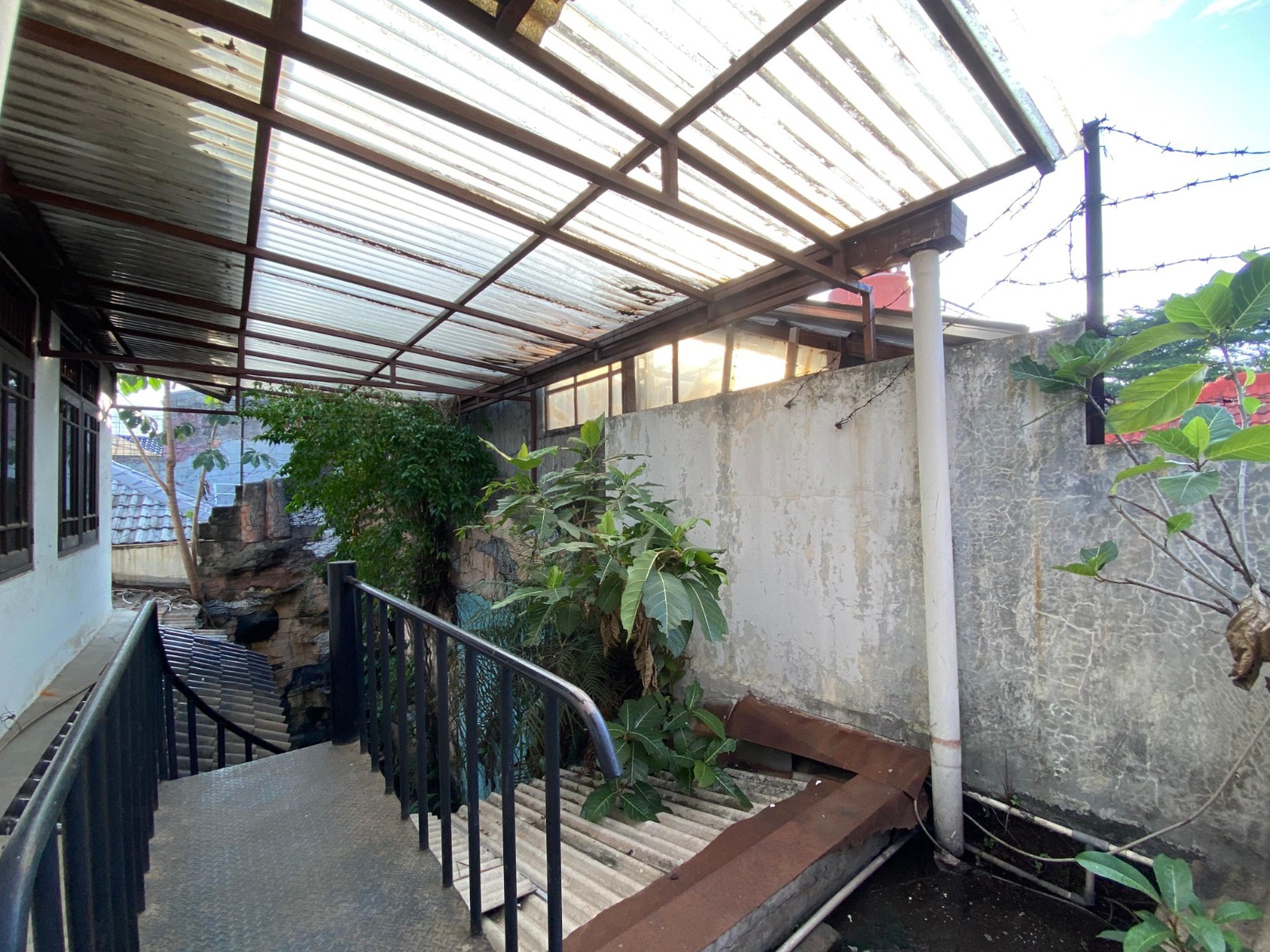 Cinere megapolitan rumah 1 lantai 4 kamar tidur