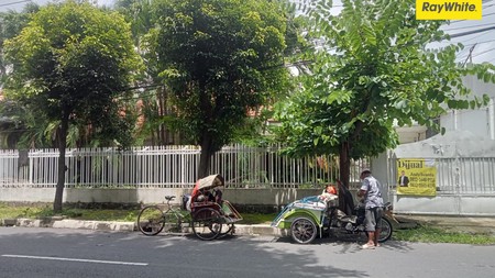 Disewakan Rumah di Jl Jaksa Agung Suprapto Surabaya