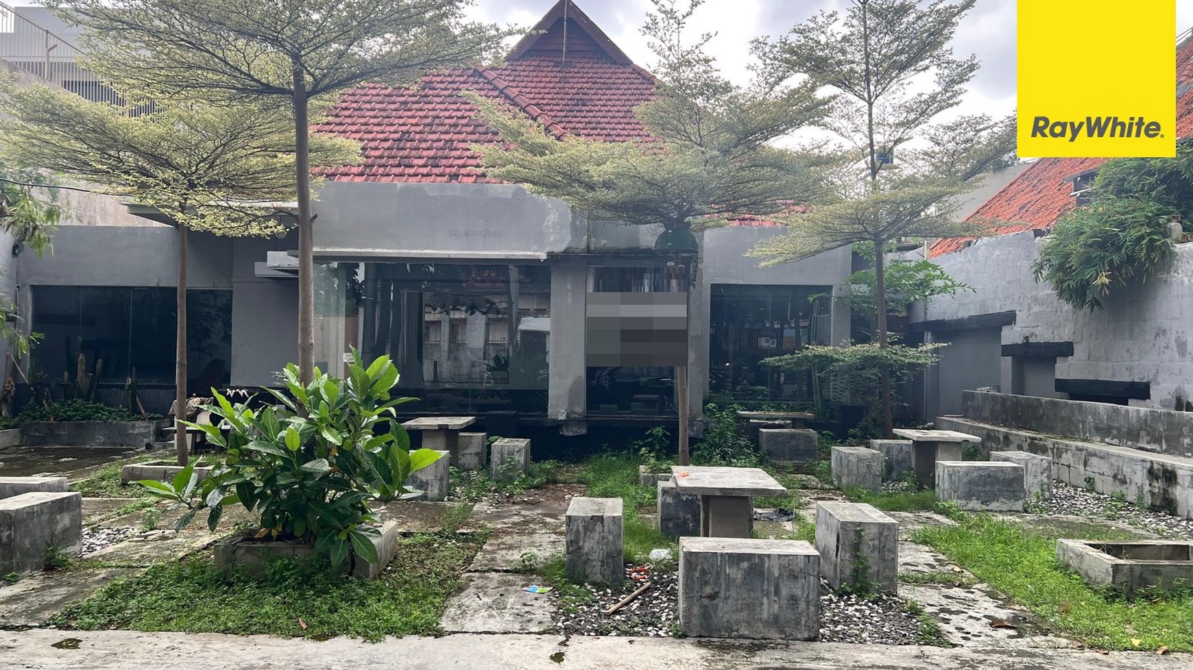 Dijual Rumah di Jalan Anwari Tegalsari Surabaya Pusat