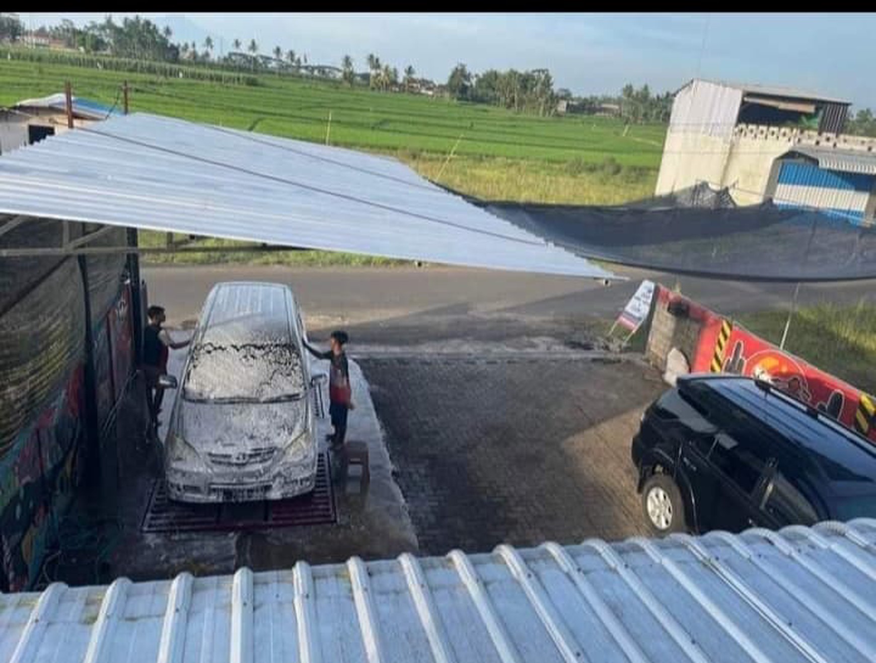 Dijual Cepat! Cafe & Carwash Strategis di Sengguruh, Kepanjen - Rp 650 Juta Nego Bebas!!