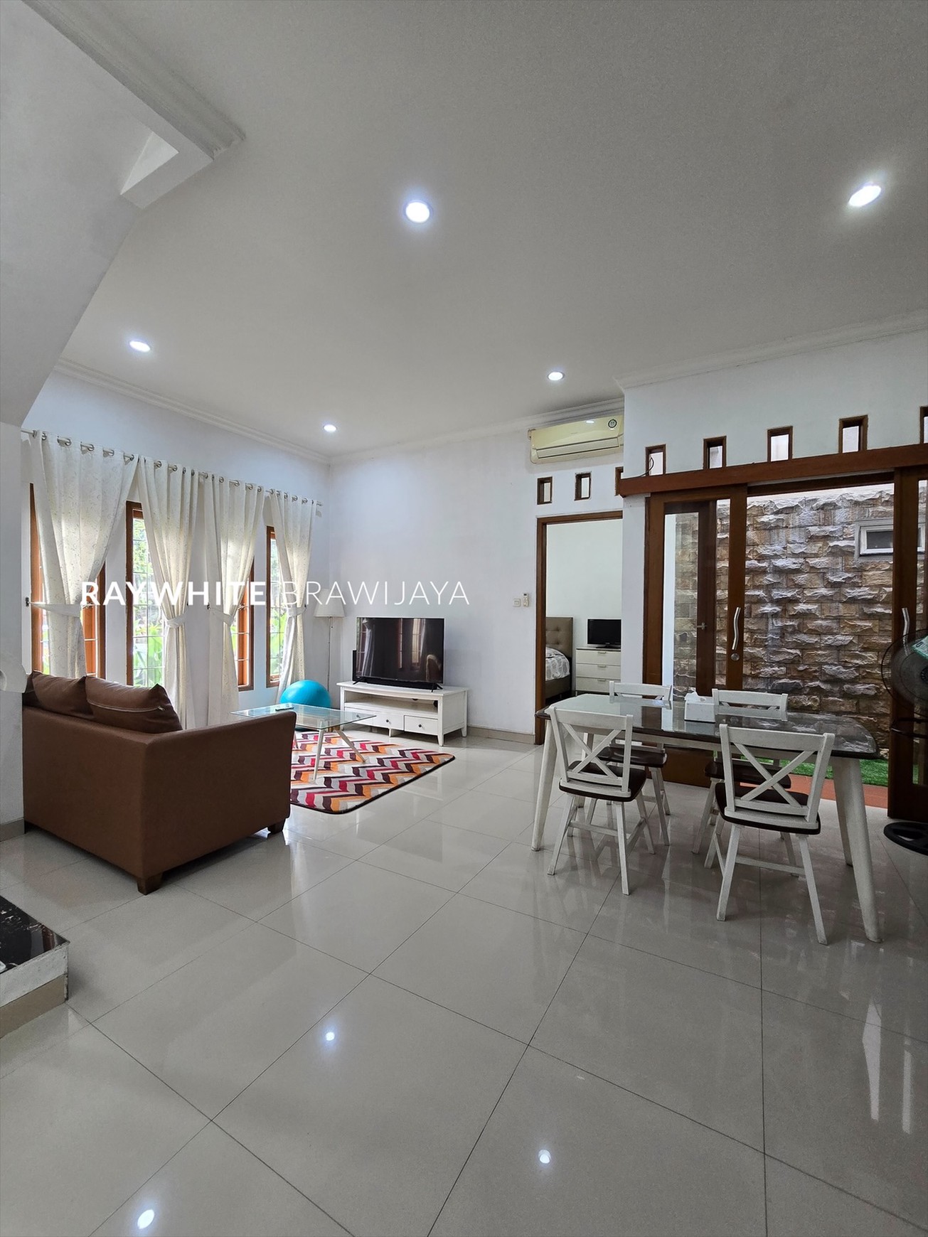 Rumah Siap Huni Dalam Townhouse Lingkungan Tenang Area Kebagusan Ragunan