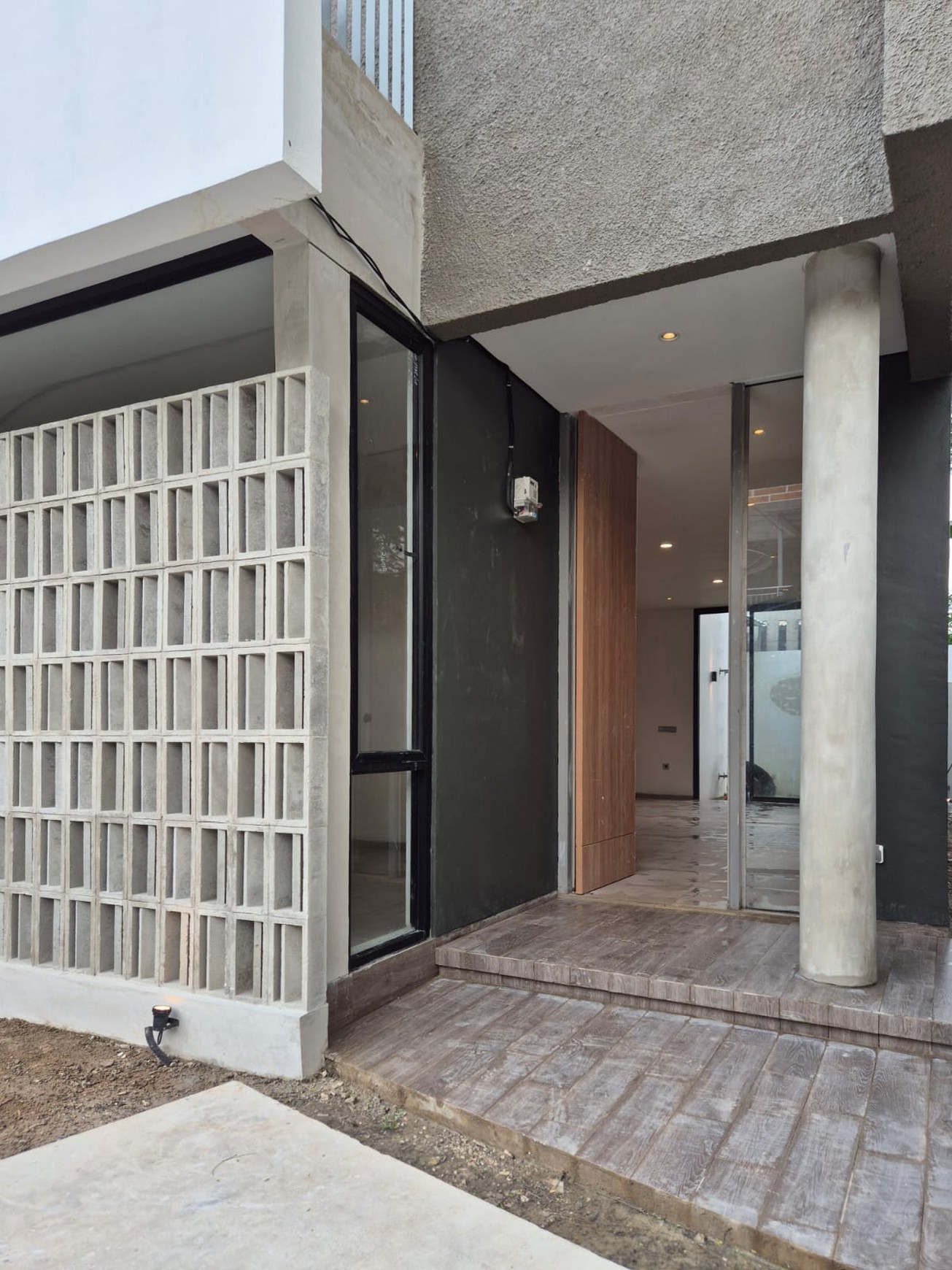 Rumah Bagus, Brand New, siap huni dalam Cluster di Jombang