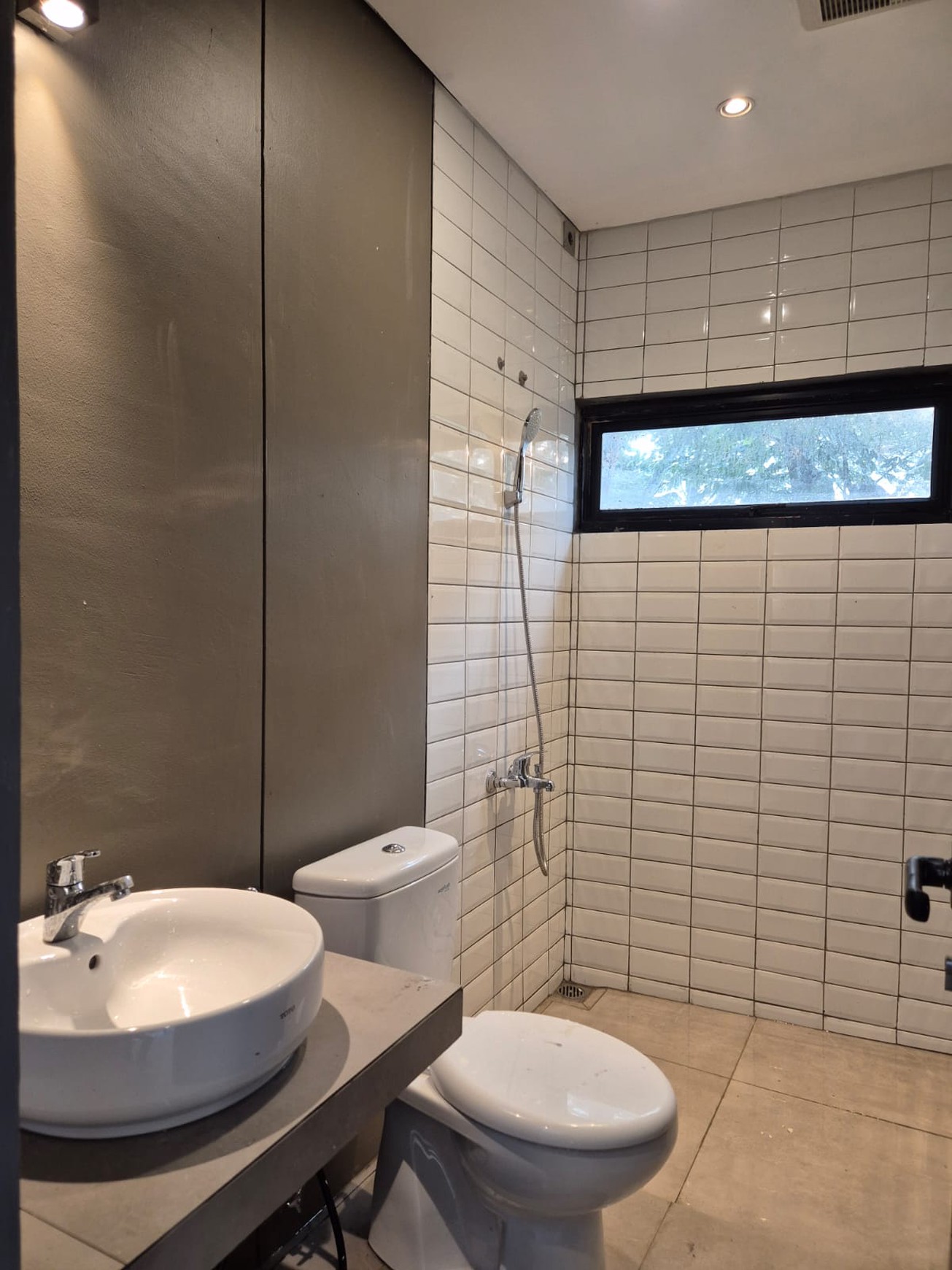 Rumah Bagus, Brand New, siap huni dalam Cluster di Jombang