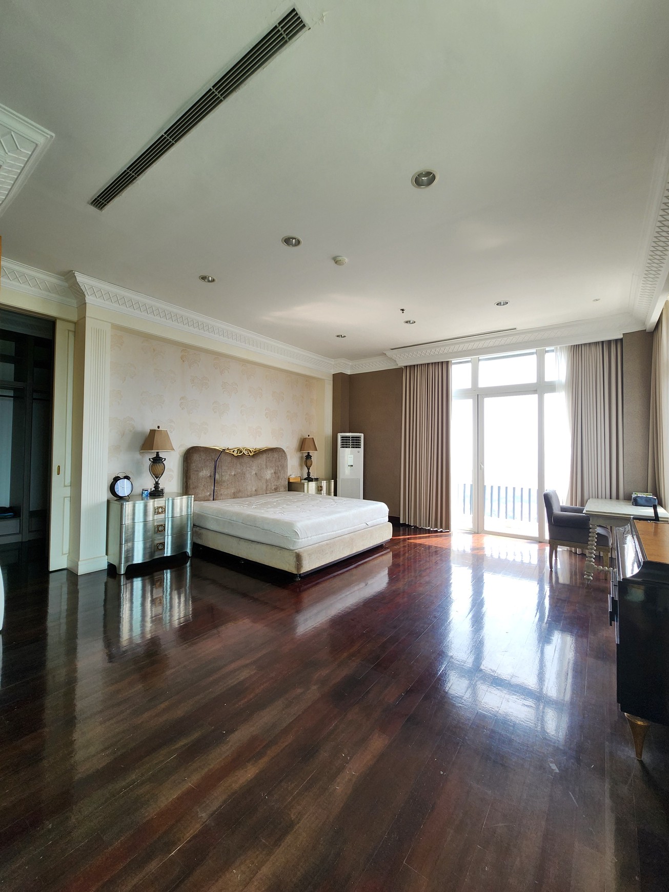 Senayan Residence Penthouse mewah dan viewnya menakjubkan hanya ada 1 di daerah Senayan