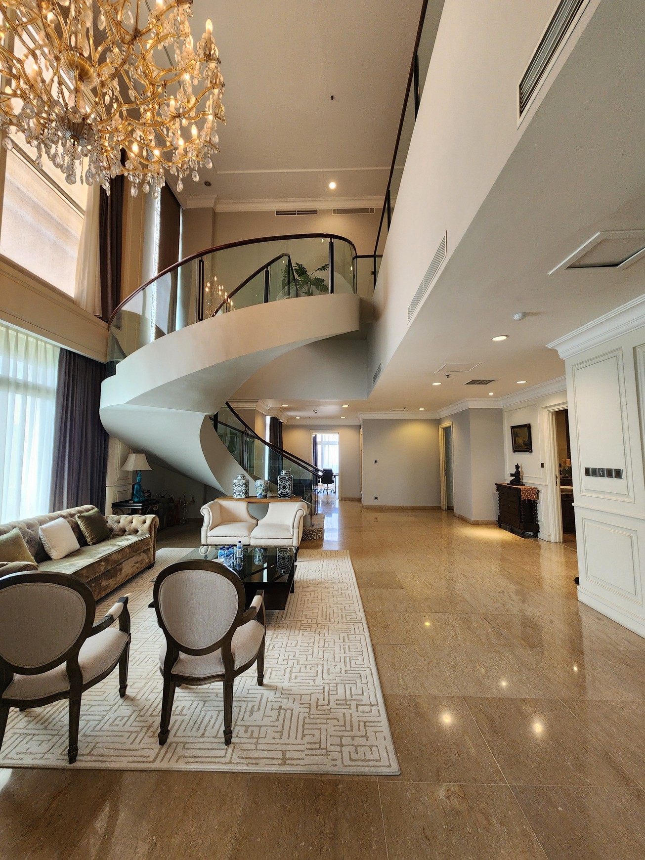 Senayan Residence Penthouse mewah dan viewnya menakjubkan hanya ada 1 di daerah Senayan