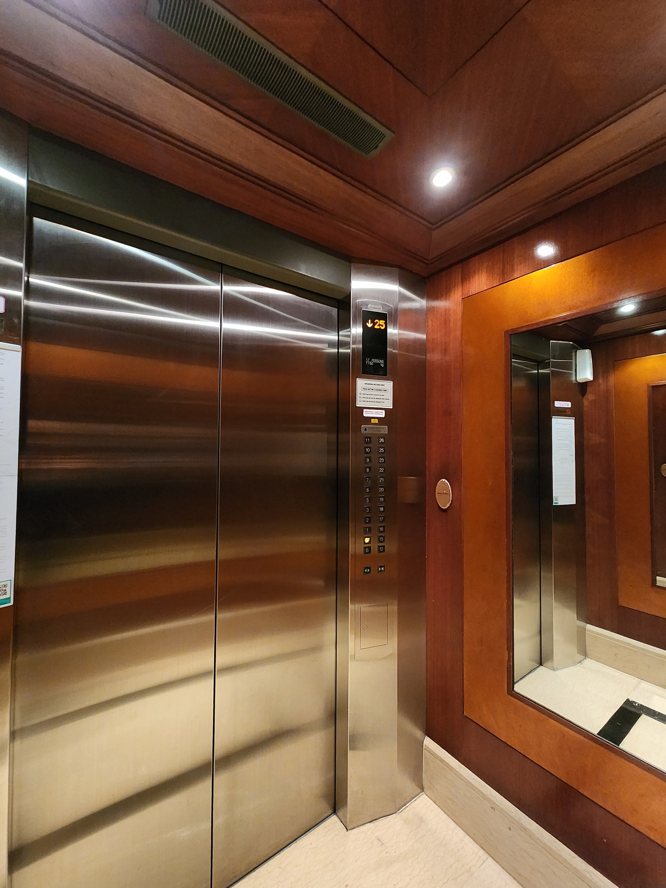 Senayan Residence Penthouse mewah dan viewnya menakjubkan hanya ada 1 di daerah Senayan