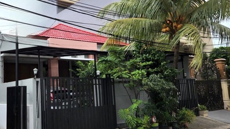 Rumah 2,5 lantai Asri dan Aman , Lokasi Ok di Sunter 