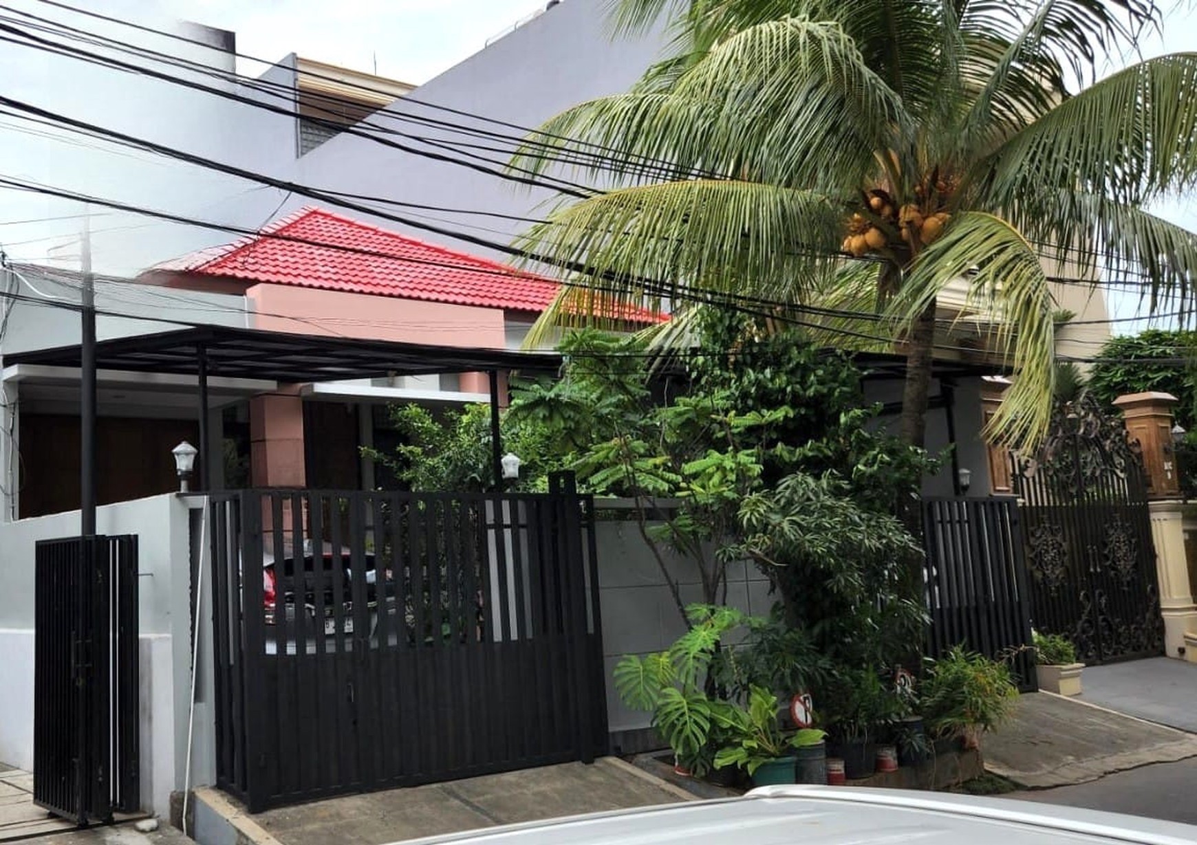 Rumah 2,5 lantai Asri dan Aman , Lokasi Ok di Sunter