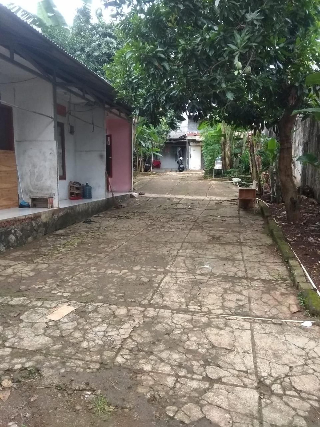 Tanah hanya 50 meter dari jl Fatmawati, strategis dan bentuknya ngantong kedalam