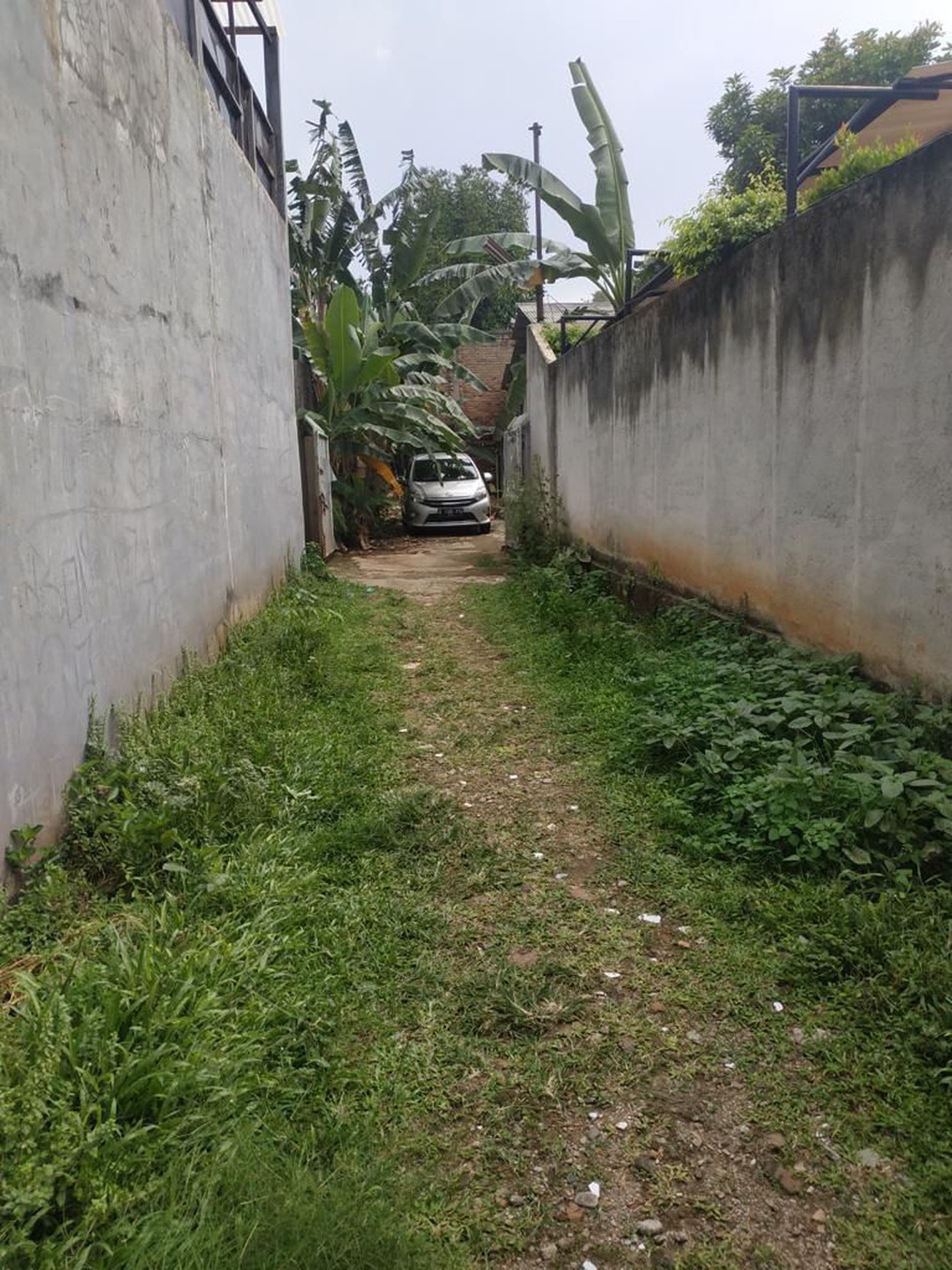 Tanah hanya 50 meter dari jl Fatmawati, strategis dan bentuknya ngantong kedalam