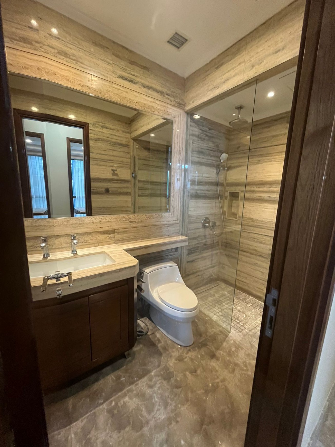 3BR Beautifully decorated apartment with all of its furnishings in District 8 Apt