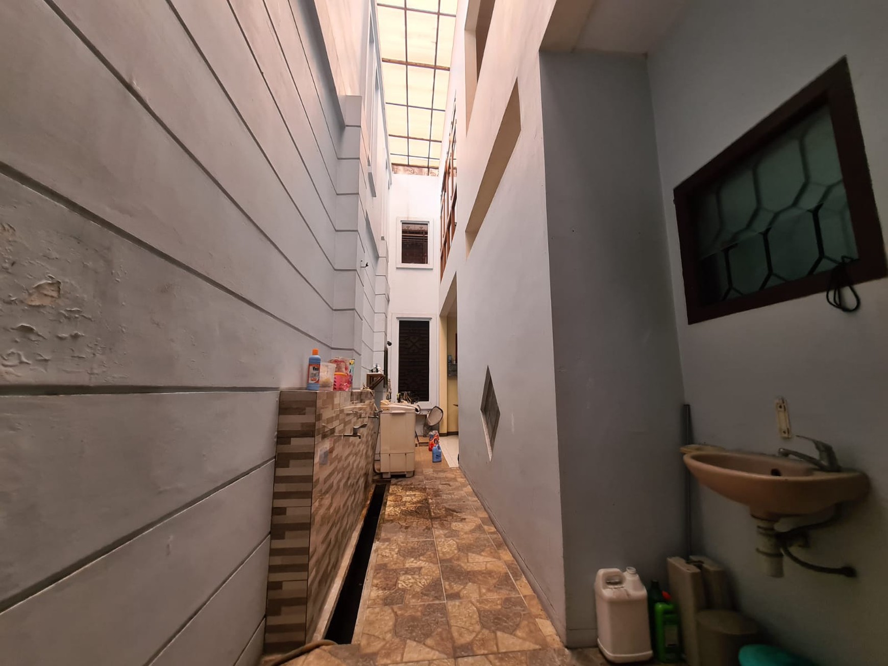 Rumah Luas 2 Lantai di Ciputat Lokasi Strategis dengan Harga Terbaik