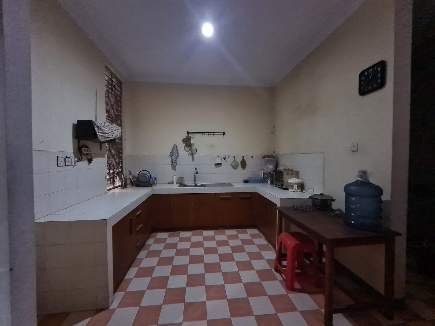 Rumah Luas 2 Lantai di Ciputat Lokasi Strategis dengan Harga Terbaik