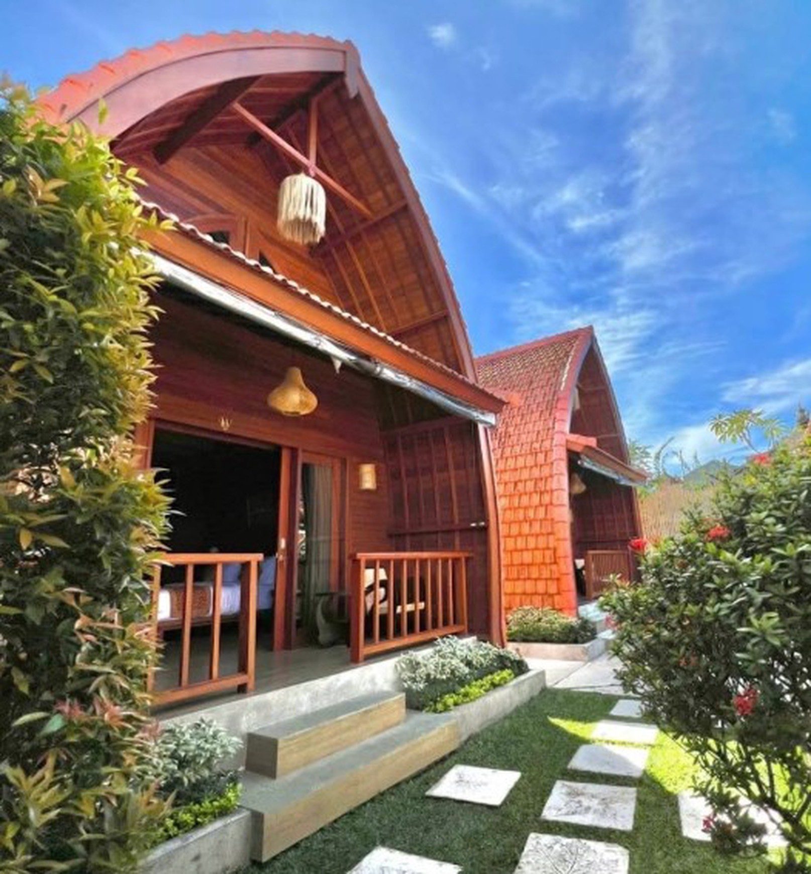 Rental - Natural villa rent with the rice field view in prime area Berawa, Canggu, Bali!