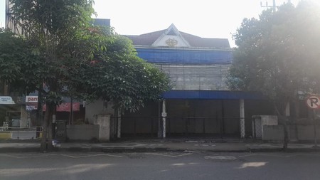 Bangunan 3 lantai, area Alun Alun Kota Malang, Sebelah Pendopo Kabupaten Malang