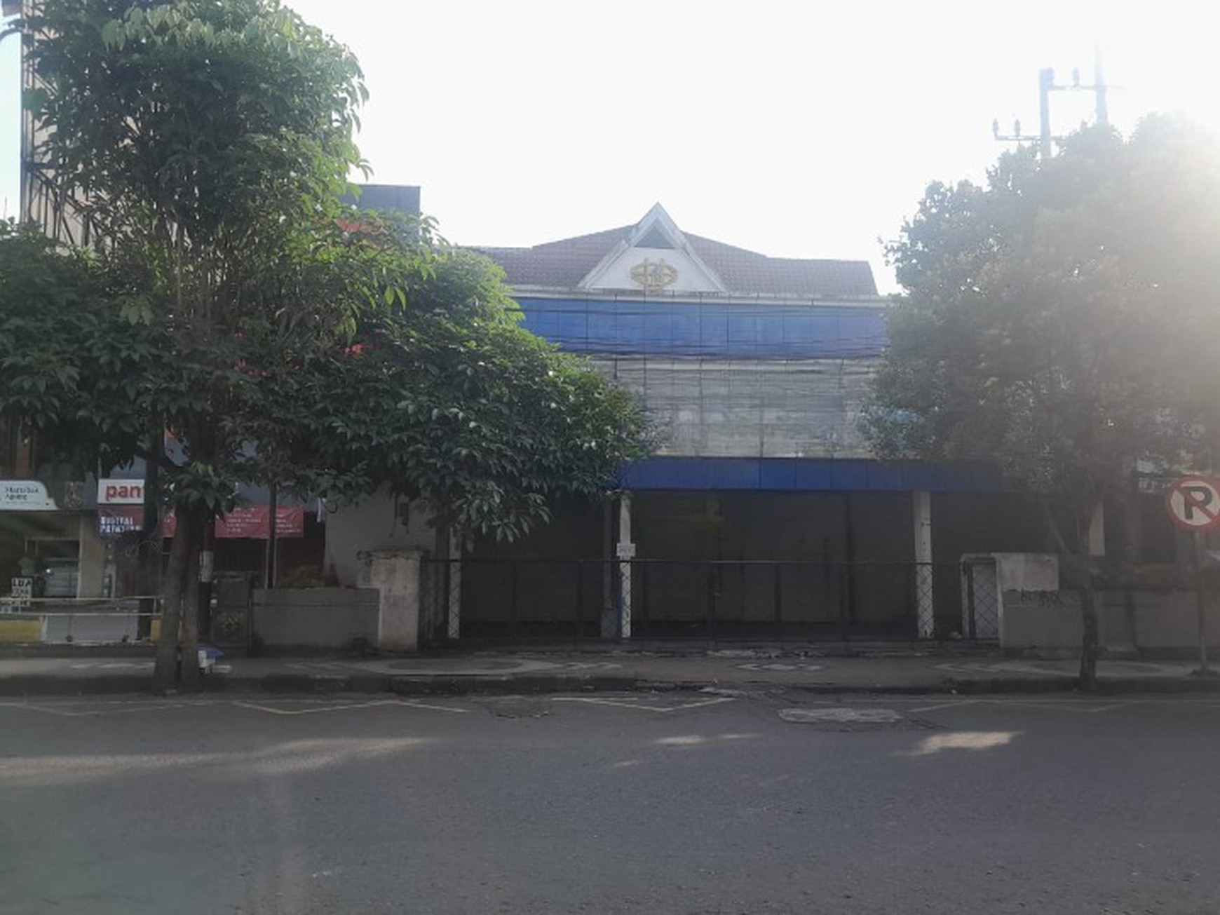 Bangunan 3 lantai, area Alun Alun Kota Malang, Sebelah Pendopo Kabupaten Malang