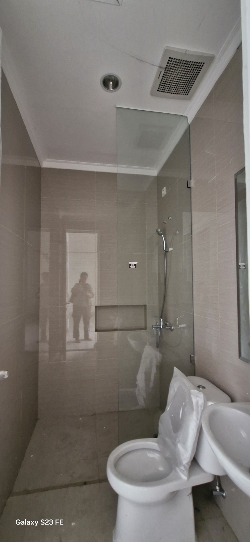 Rumah Cantik Luas Satu Lanti di Citra Land Cibubur 