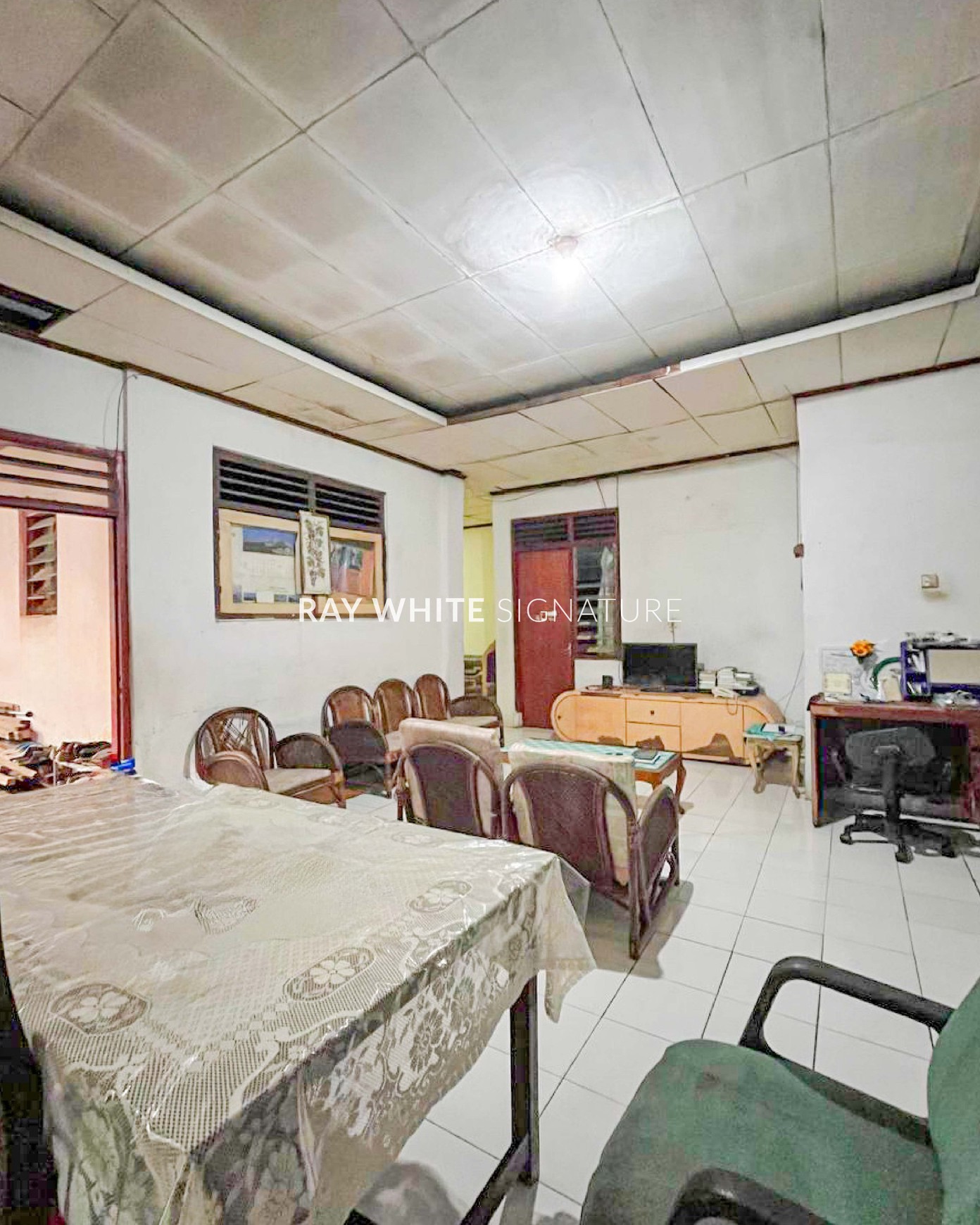 Dijual Rumah Klasik yang Tenang dan Asri di Cilandak