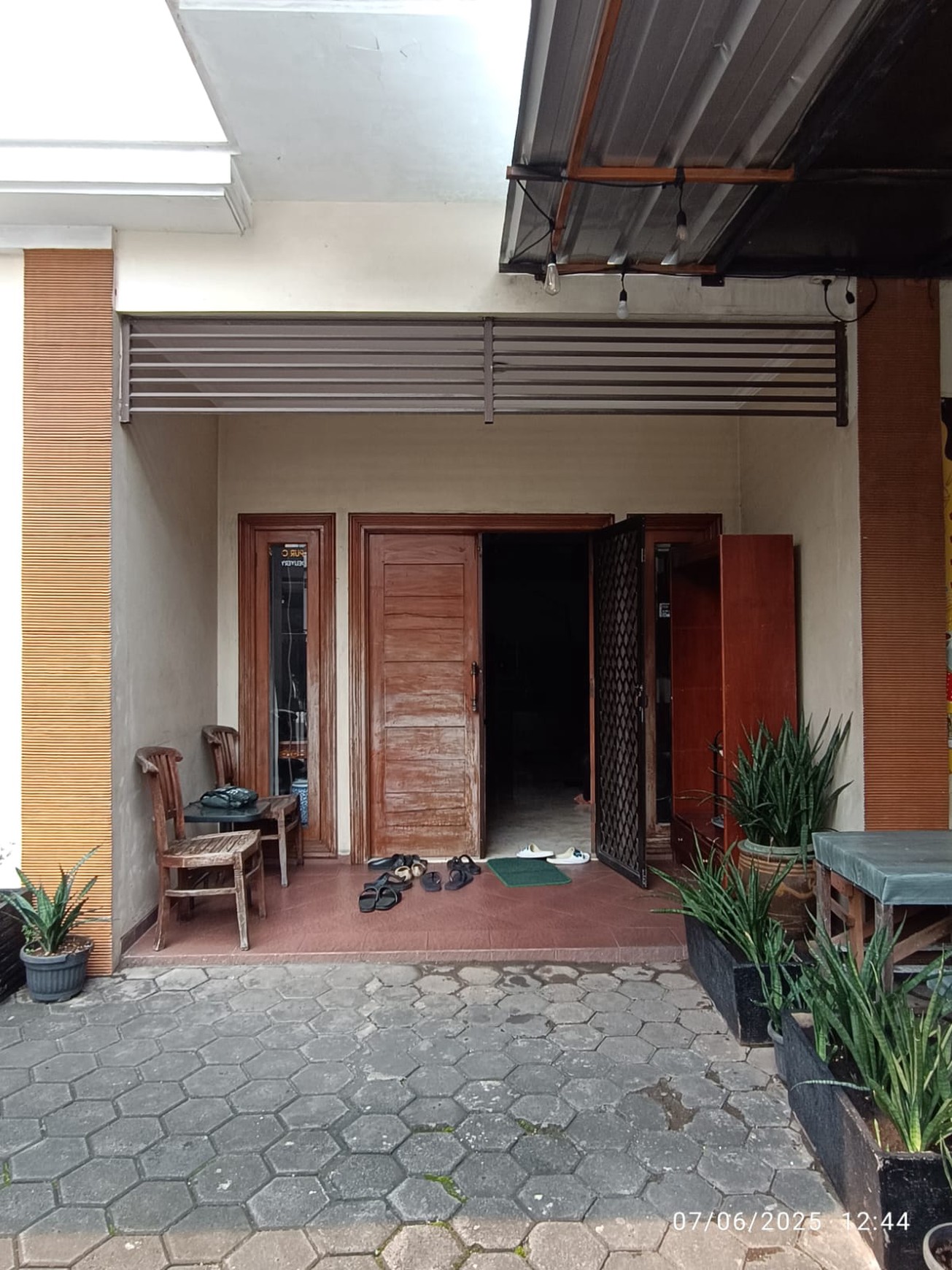 Dijual Rumah 2 Lantai dan Kost 8 Kamar di Kawasan Bendungan Hilir