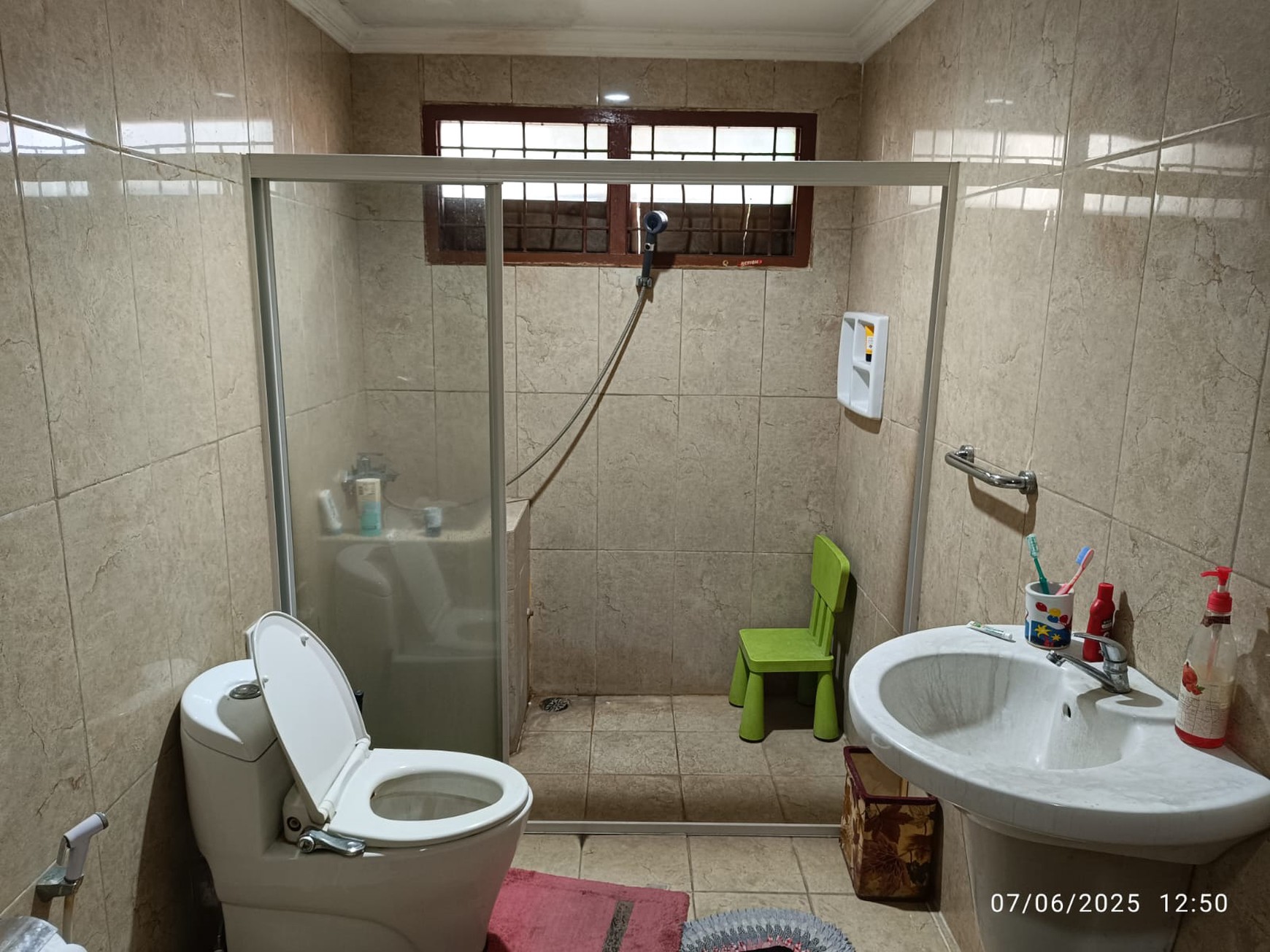 Dijual Rumah 2 Lantai dan Kost 8 Kamar di Kawasan Bendungan Hilir