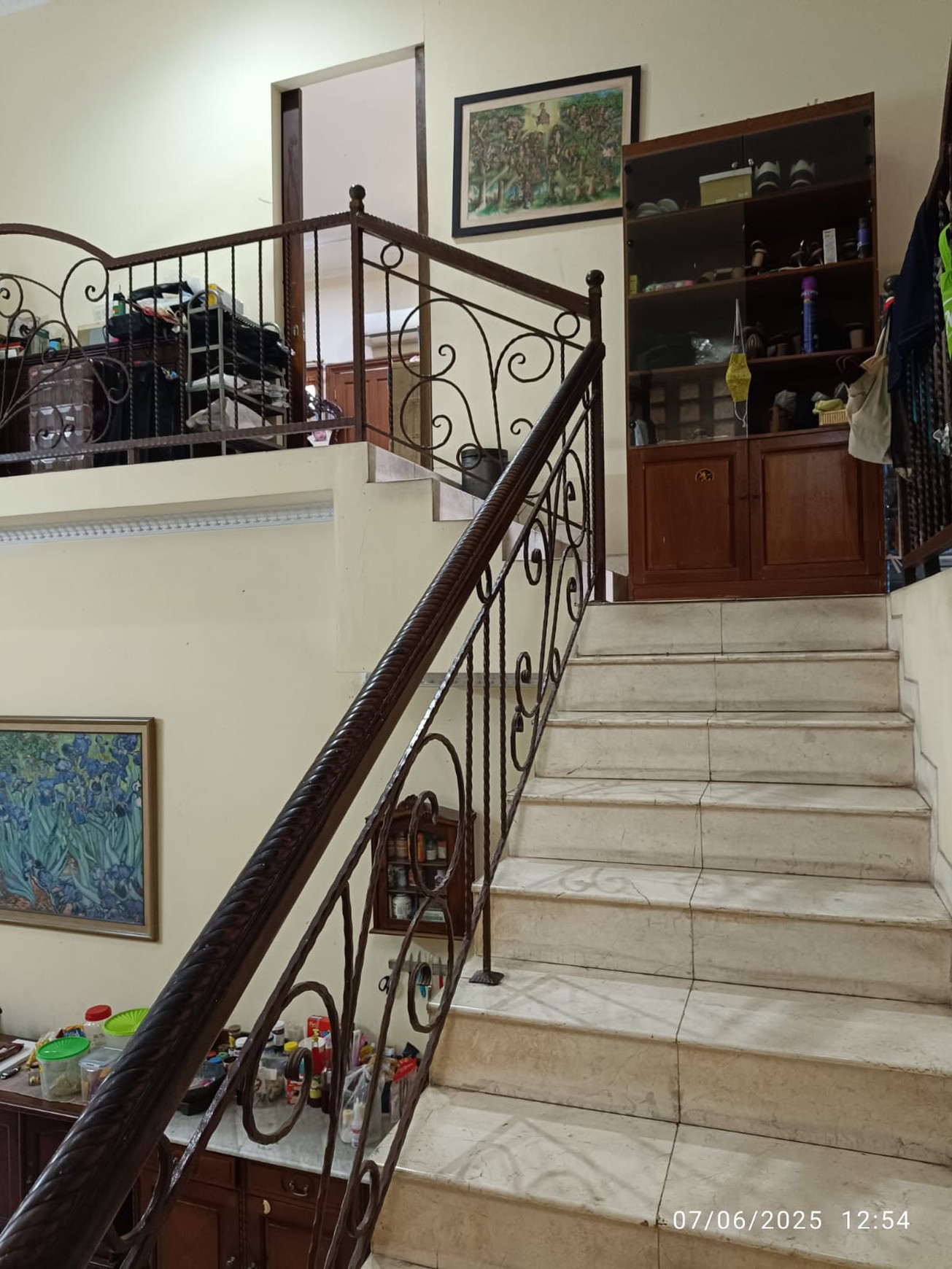 Dijual Rumah 2 Lantai dan Kost 8 Kamar di Kawasan Bendungan Hilir