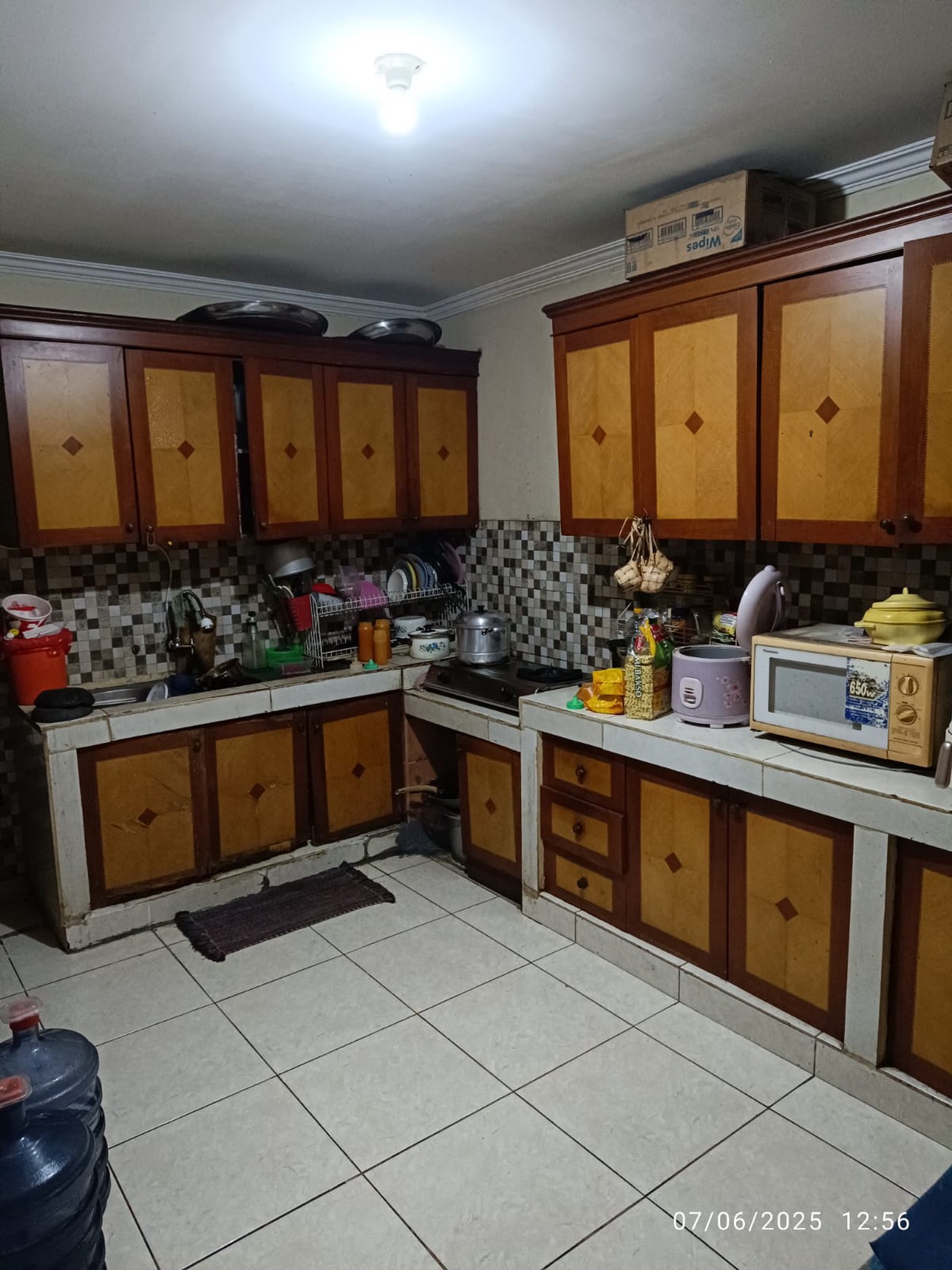 Dijual Rumah 2 Lantai dan Kost 8 Kamar di Kawasan Bendungan Hilir