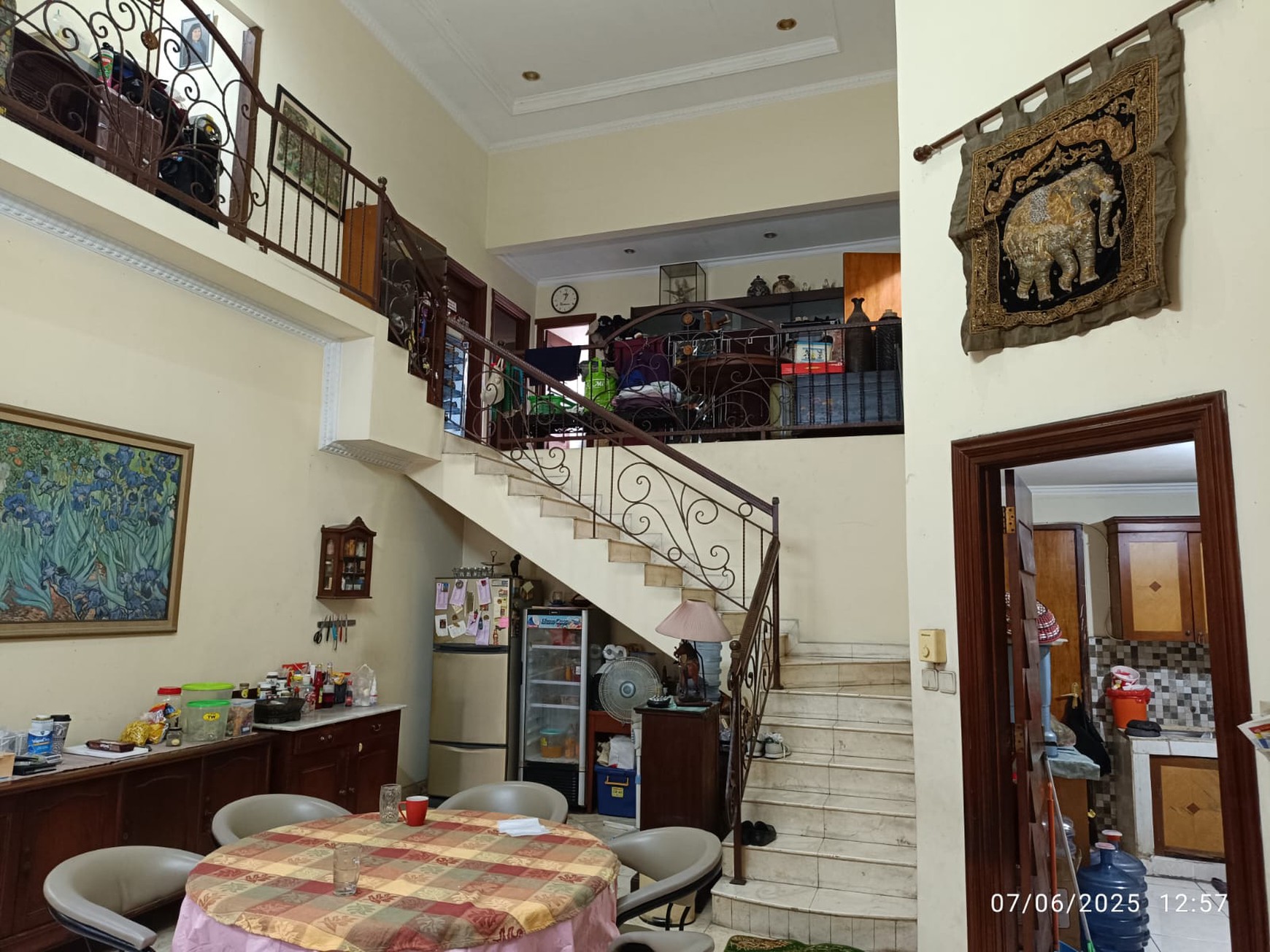 Dijual Rumah 2 Lantai dan Kost 8 Kamar di Kawasan Bendungan Hilir