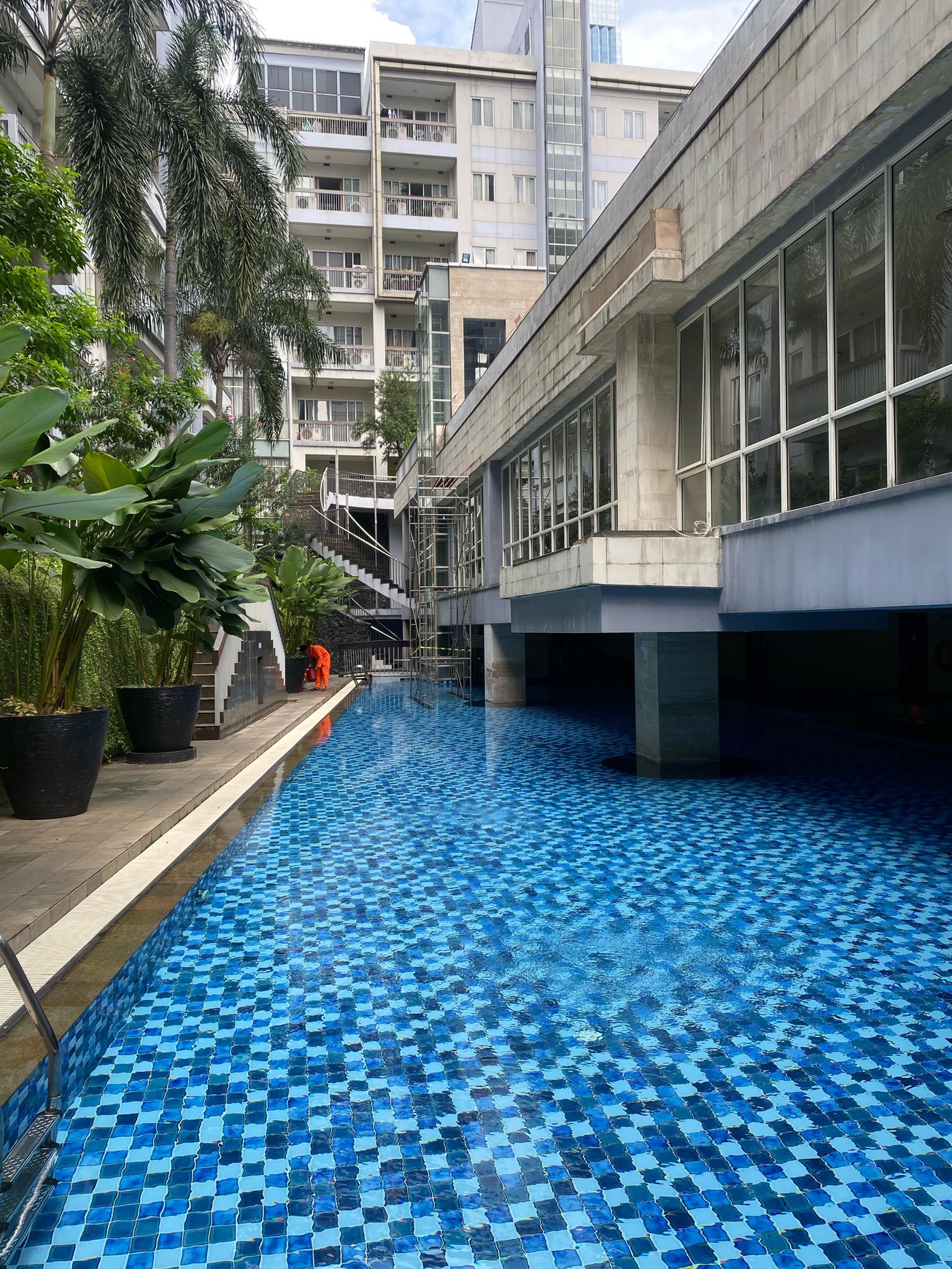 For Sale Pearl Garden Resort Apartment Gatot Subroto Studio Unit