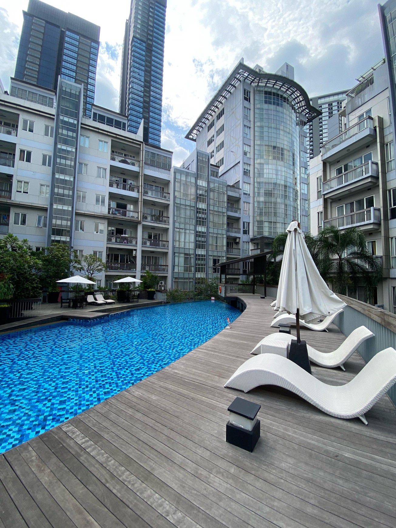 For Sale Pearl Garden Resort Apartment Gatot Subroto Studio Unit