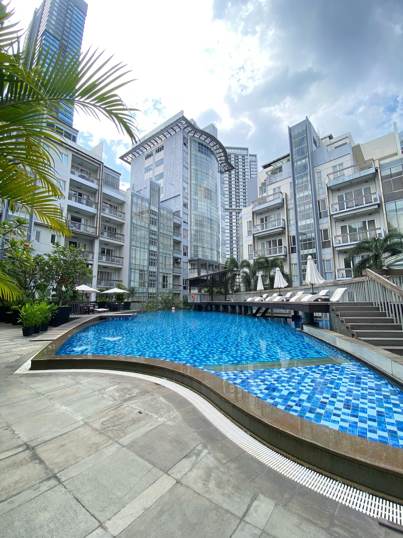 For Sale Pearl Garden Resort Apartment Gatot Subroto Studio Unit