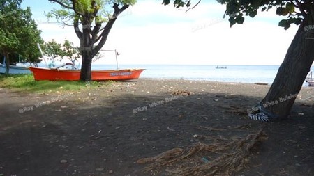 BEACHFRONT LAND FOR SALE, DIRECT ACCESS TO THE BEACH