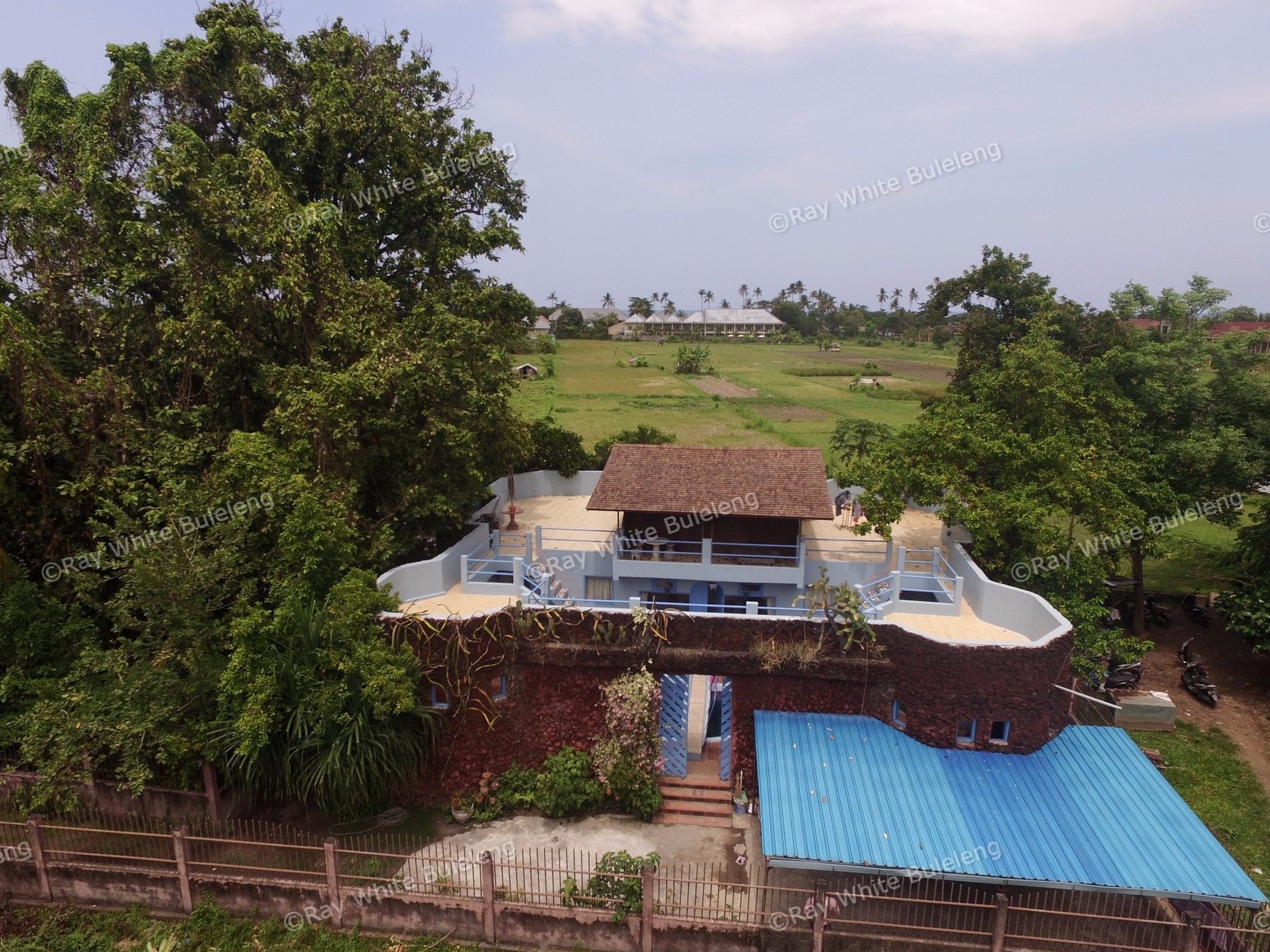 Unique villa for rent 5 minutes to the beach and 5 minutes to central Lovina