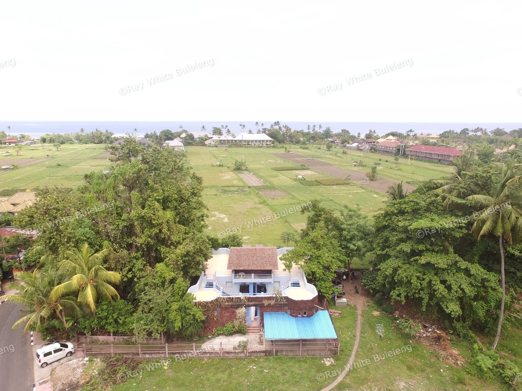 Unique villa for rent 5 minutes to the beach and 5 minutes to central Lovina