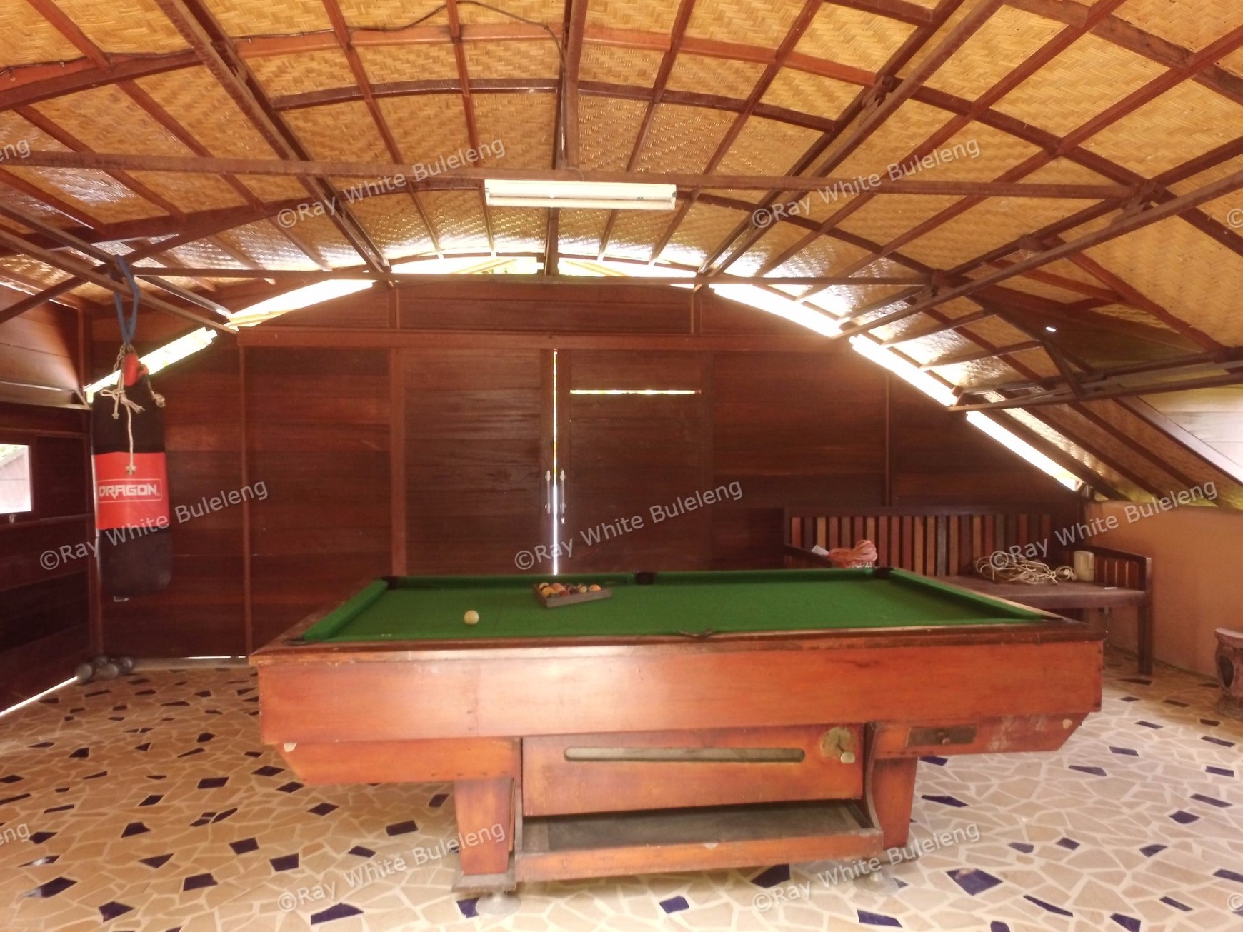 Unique villa for rent 5 minutes to the beach and 5 minutes to central Lovina