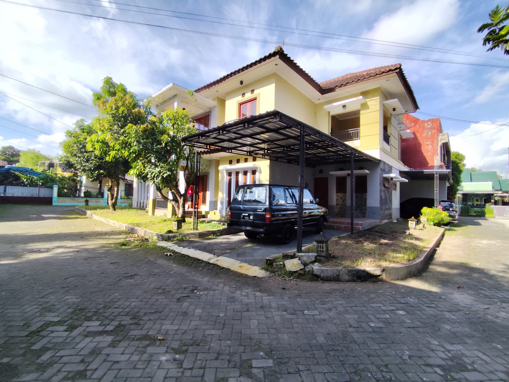 Rumah Mewah 2 Lantai Dalam Perumahan Kelapa Gading Asri Tempel Sleman