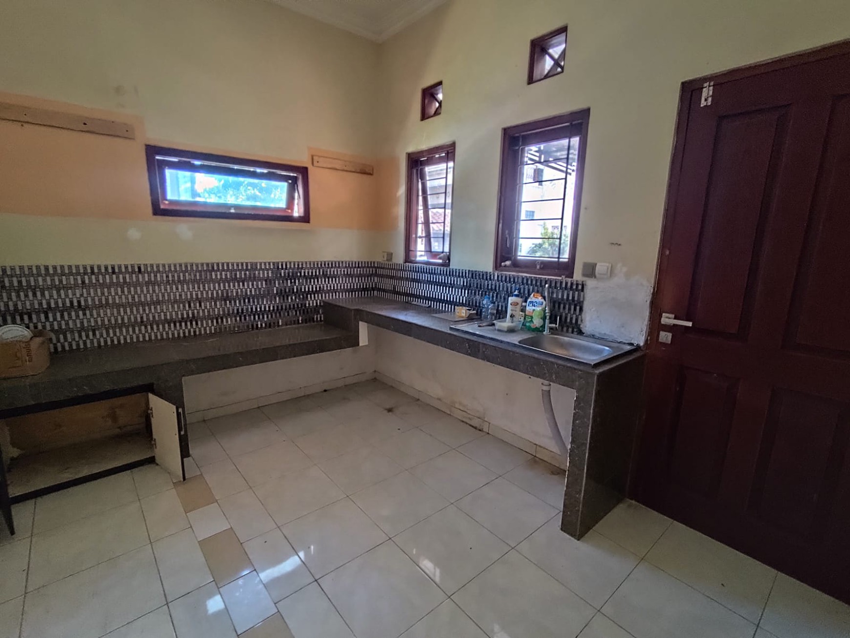 Rumah Mewah 2 Lantai Dalam Perumahan Kelapa Gading Asri Tempel Sleman
