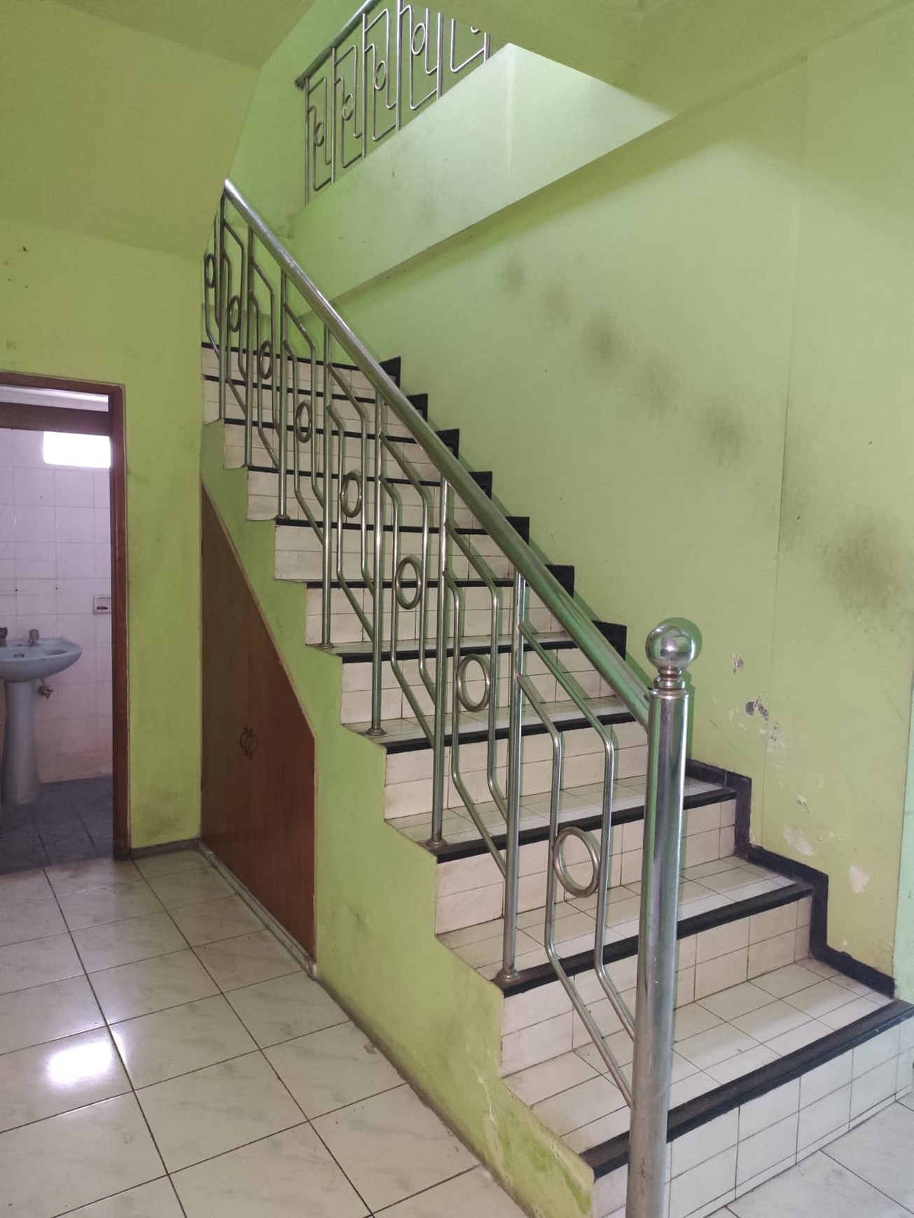 Dijual Rumah 2 Lantai Lokasi Keparakan Dekat Kraton Yogyakarta