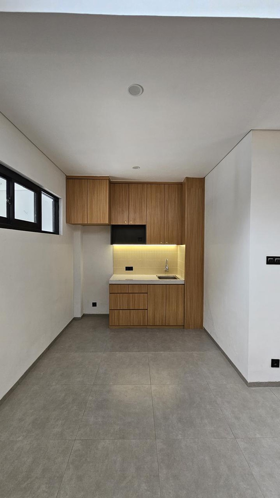 Rumah 2 Lantai Full Furnish Siap Huni dengan Hunian Nyaman dan Asri