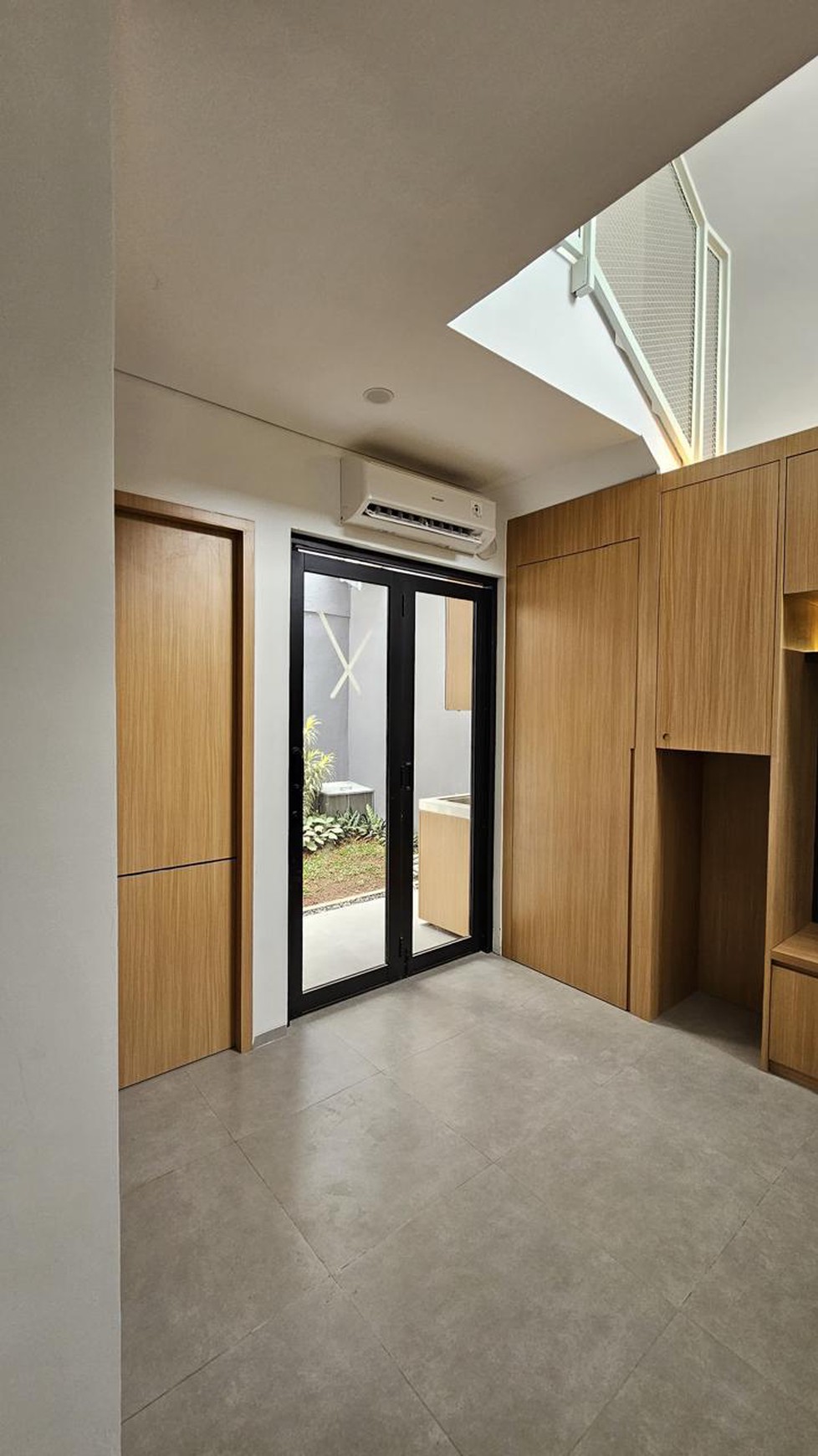Rumah 2 Lantai Full Furnish Siap Huni dengan Hunian Nyaman dan Asri