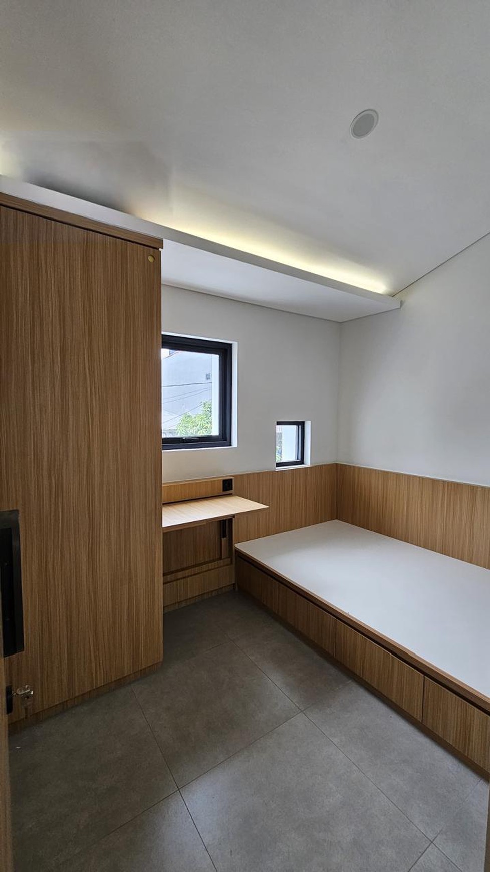 Rumah 2 Lantai Full Furnish Siap Huni dengan Hunian Nyaman dan Asri