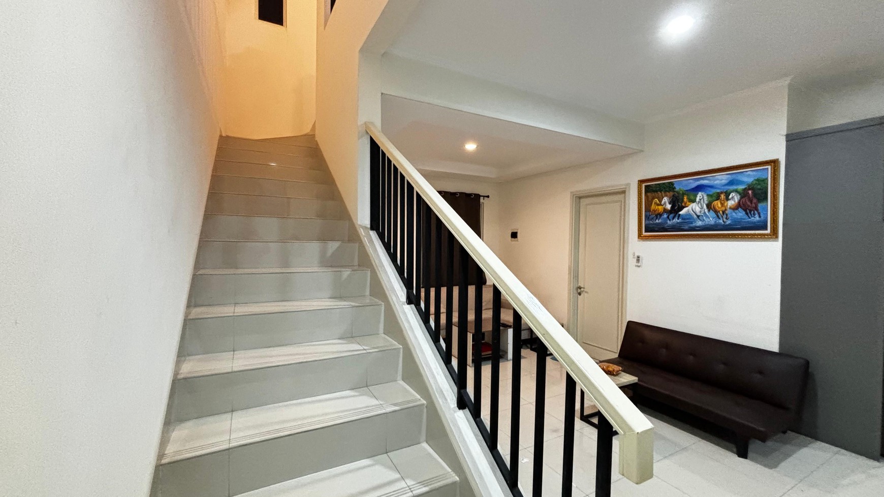Rumah 3 Lantai Harga 2 Lantai Cluster Chiara Suvarna Sutera Tangerang
