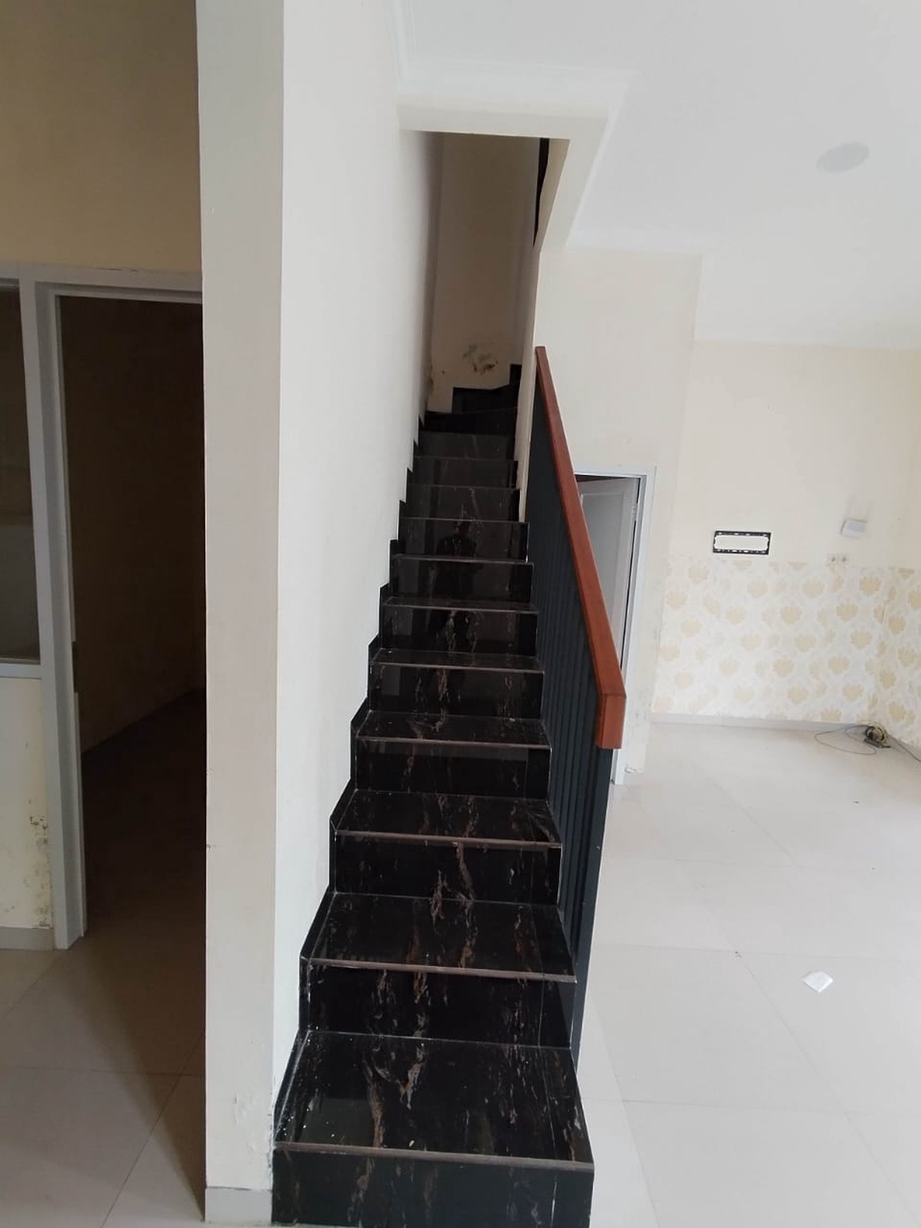 Rumah Minimalis dalam Cluster di Pondok Aren