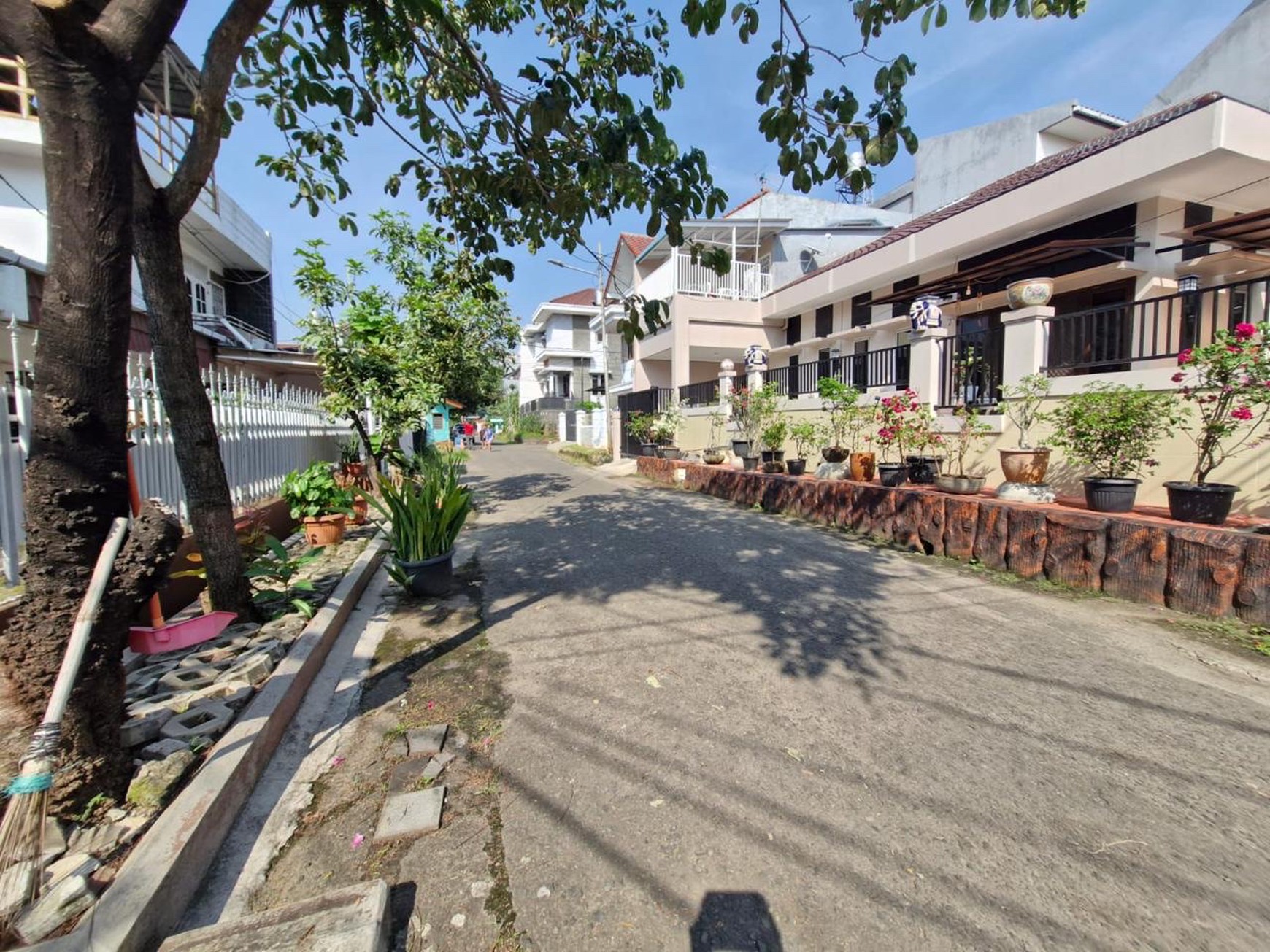 Di Jual Rumah lama di hook, Jl. Kelapa Puan Timur, Pegangsaan Dua, Kelapa Gading, Jakarta Utara
