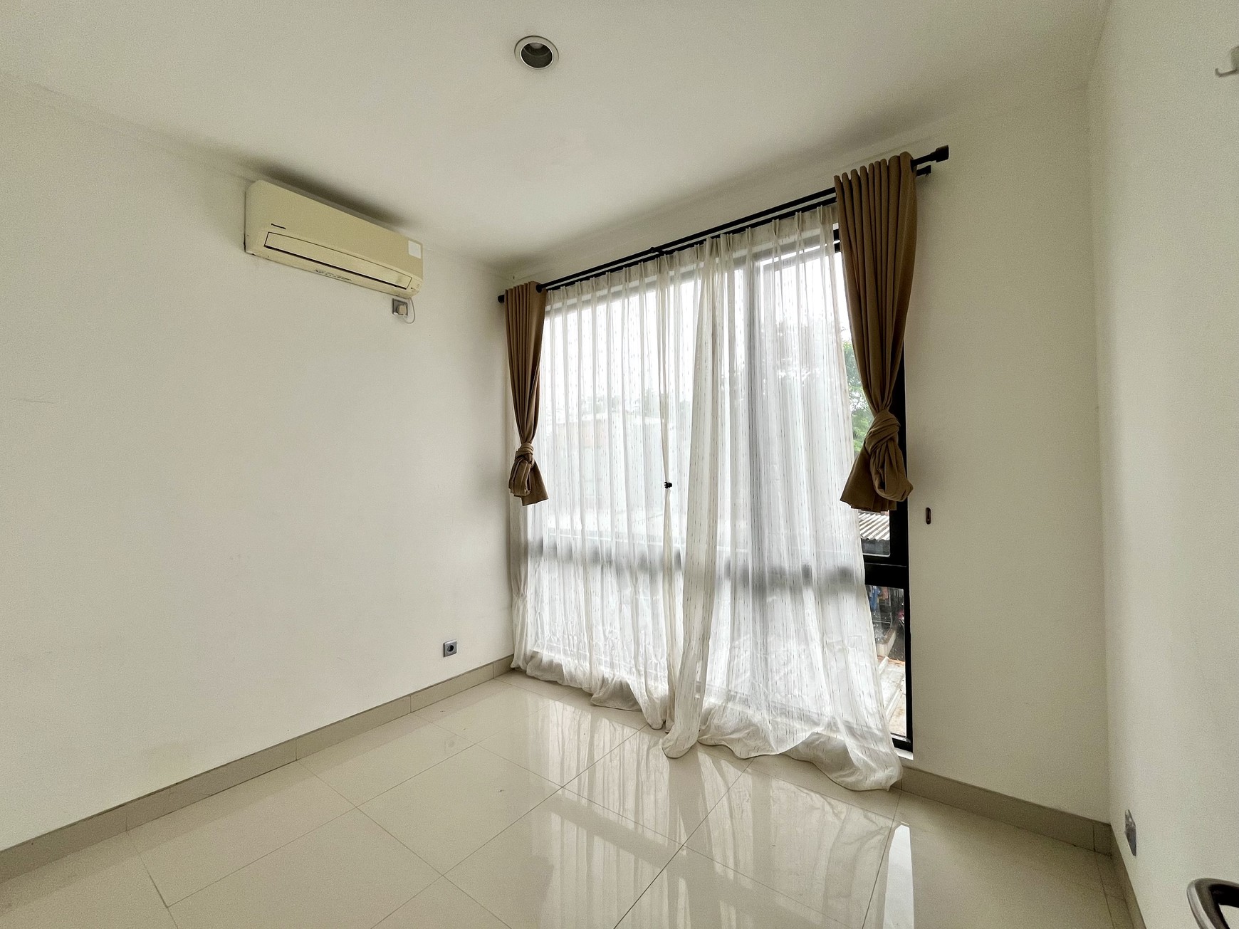 Rumah Minimalis Siap Huni Dalam Cluster Di Bintaro Sektor 7.